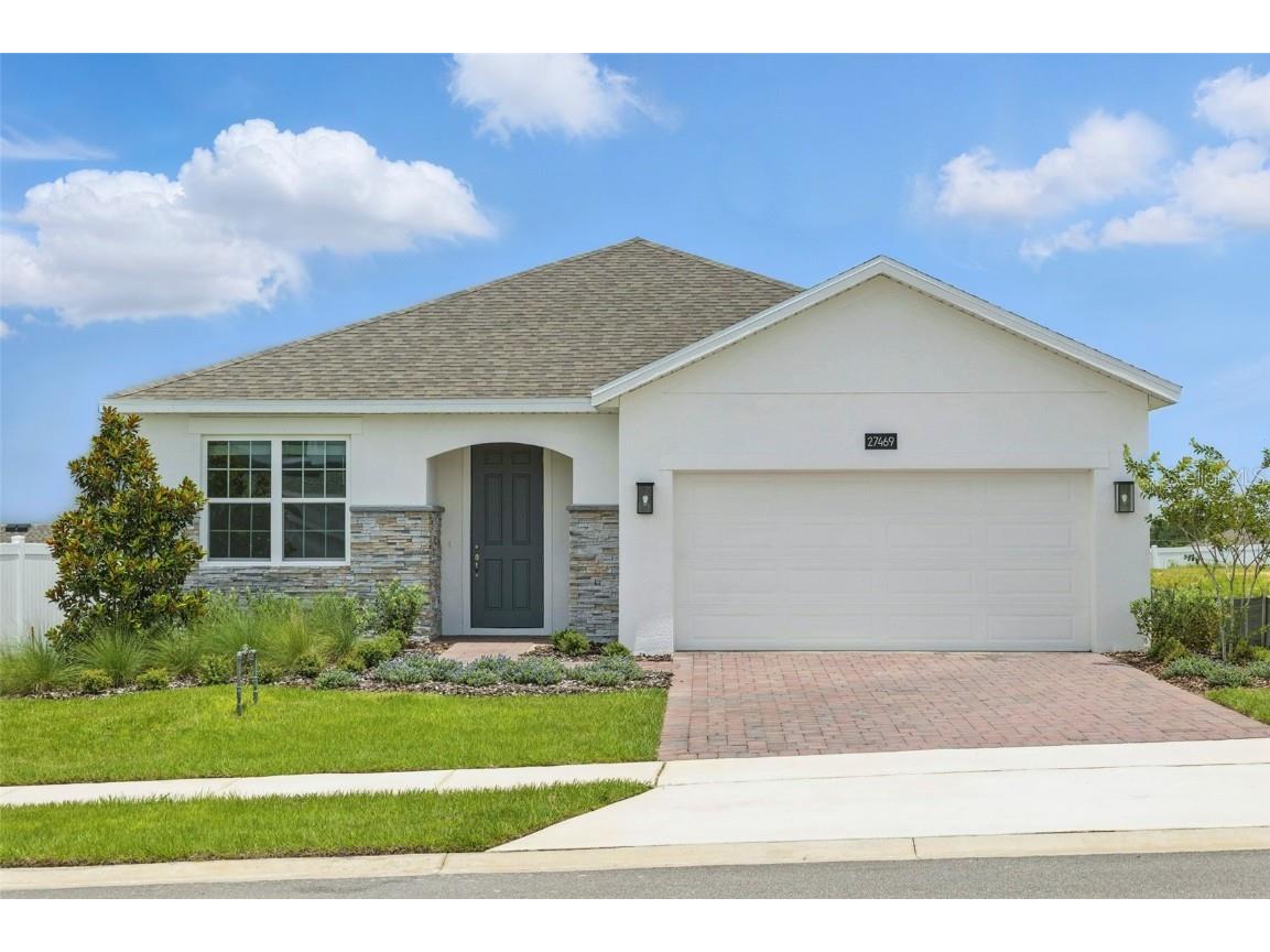 27469 Black Kite Avenue Howey In The Hills FL 34737 O6273432 image1