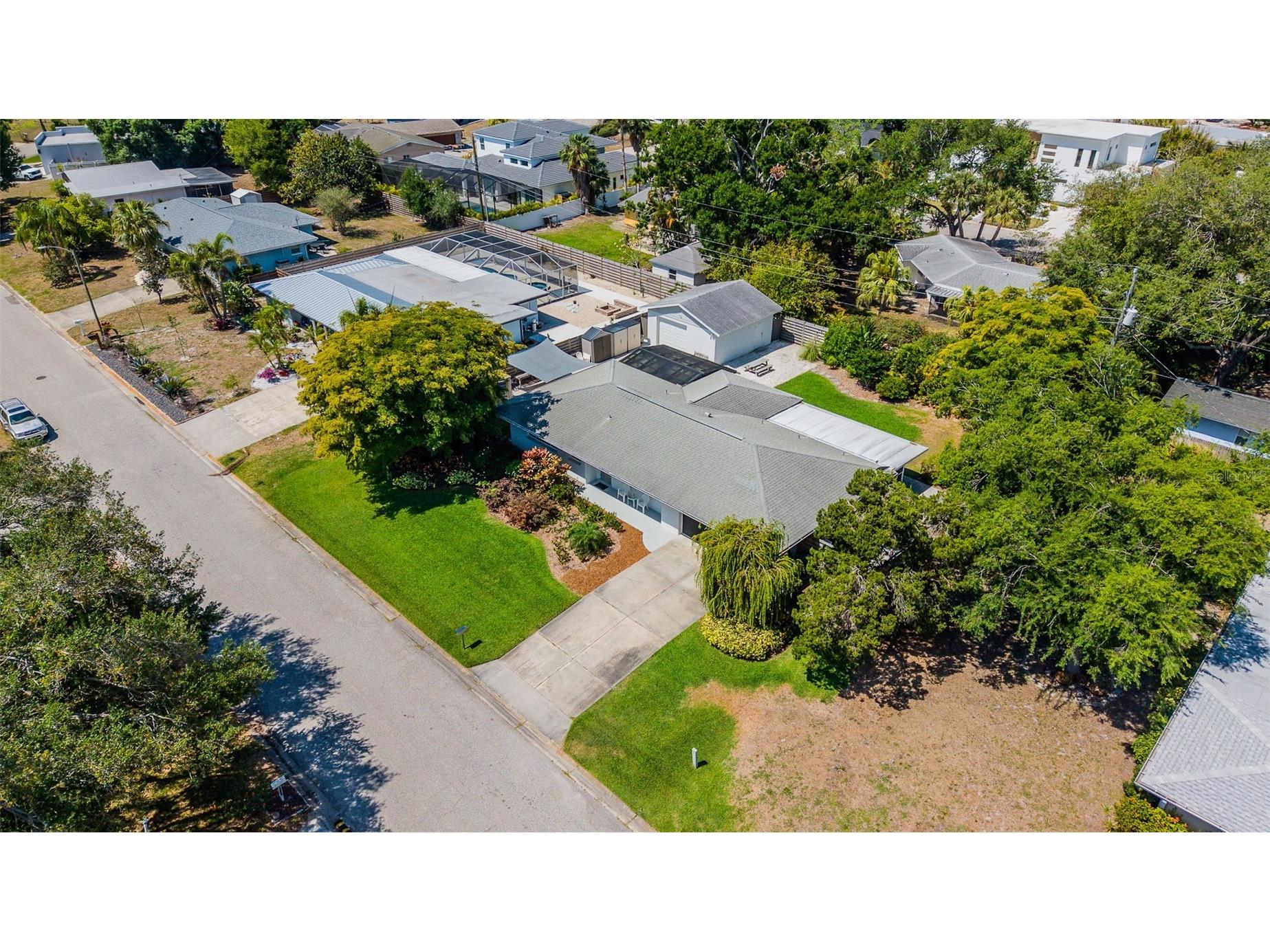2747 Jefferson Circle Sarasota FL 34239 A4692671 image1