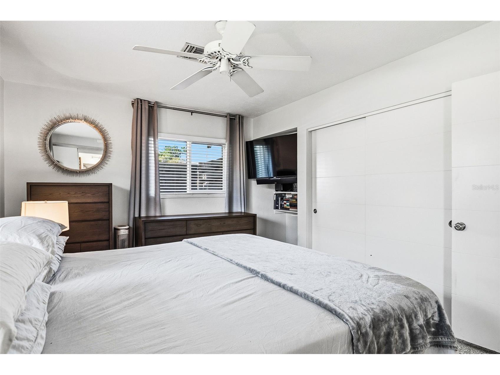 2747 Jefferson Circle Sarasota FL 34239 A4692671 image18