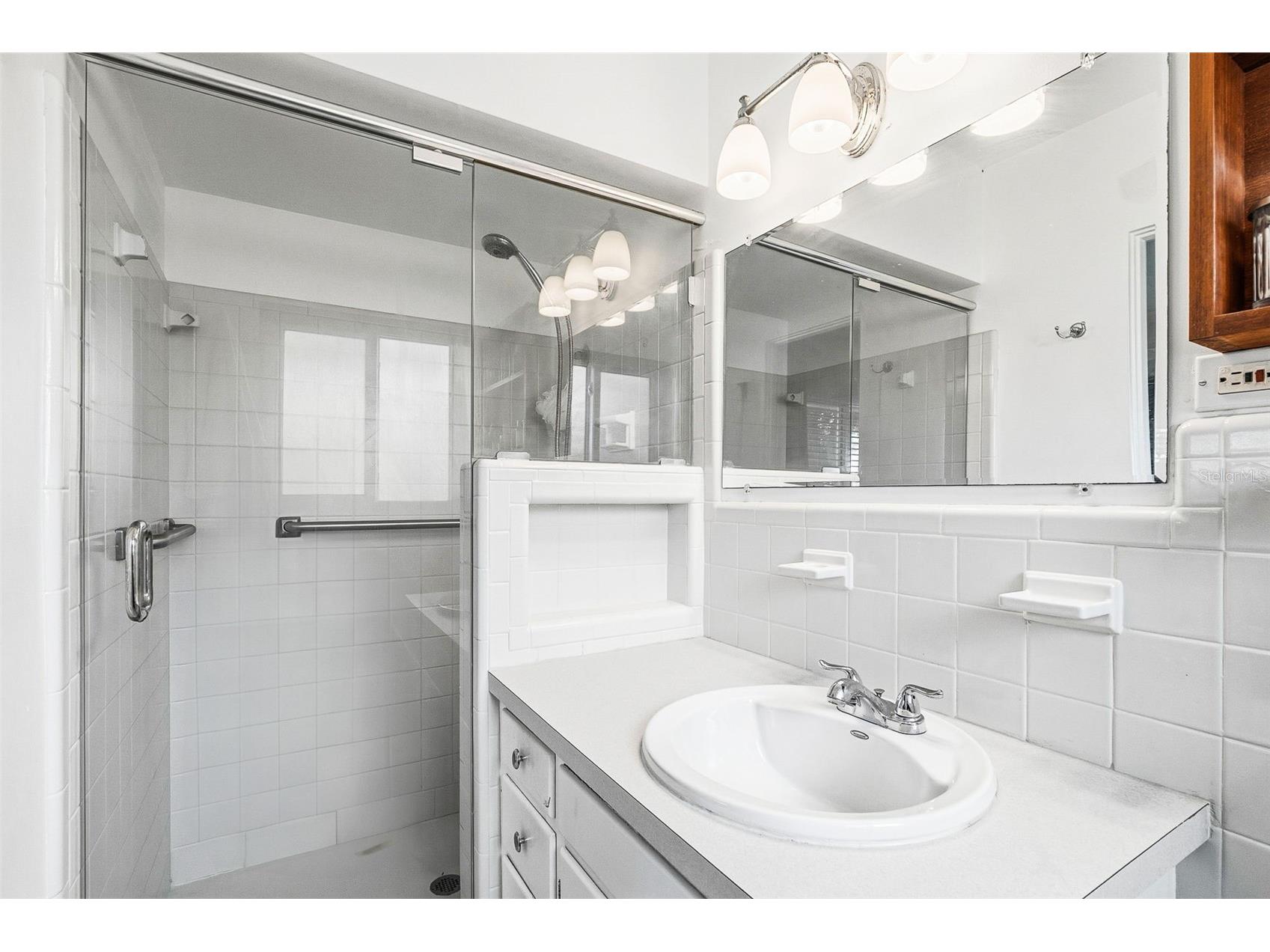 2747 Jefferson Circle Sarasota FL 34239 A4692671 image20
