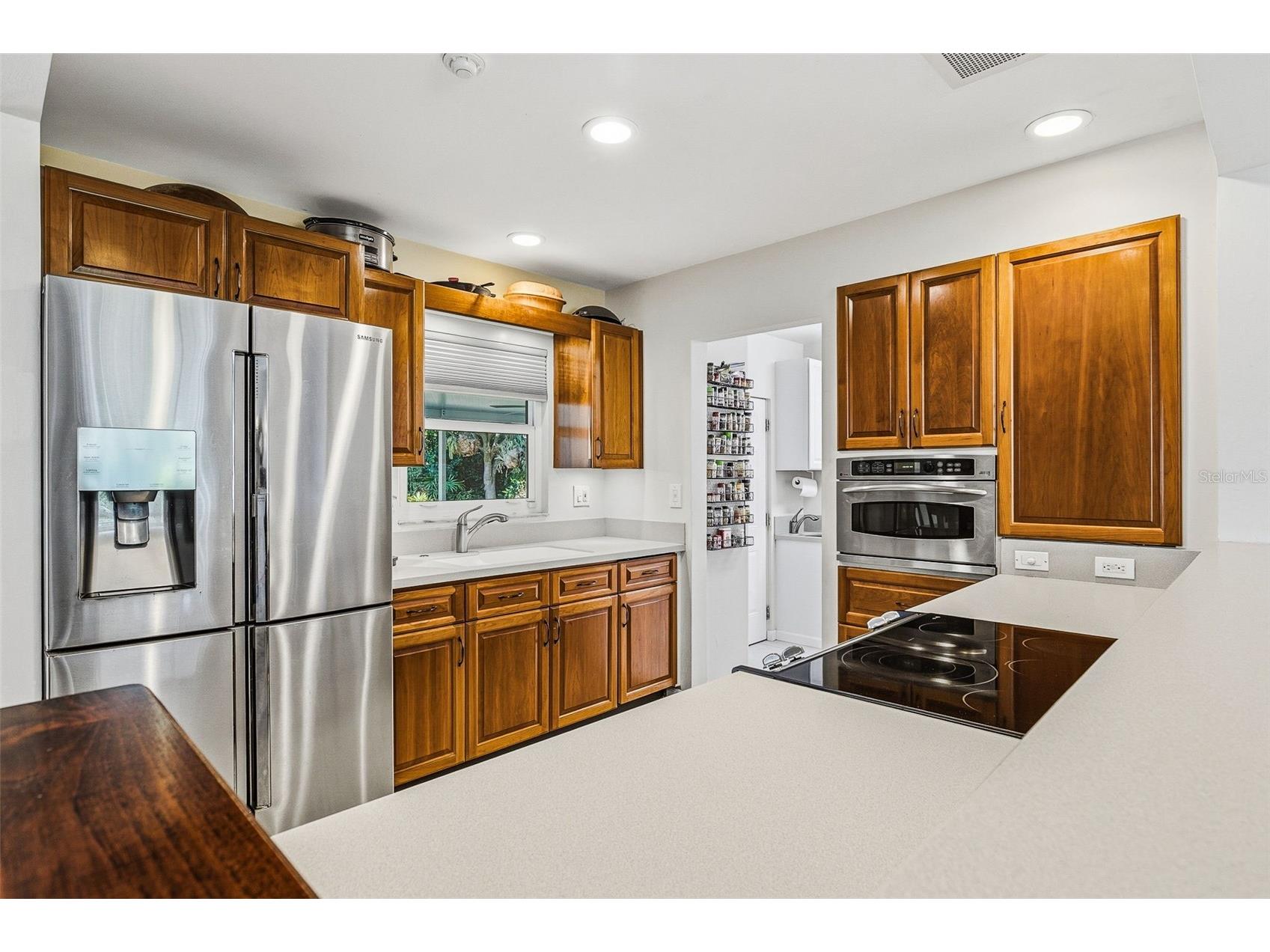 2747 Jefferson Circle Sarasota FL 34239 A4692671 image9