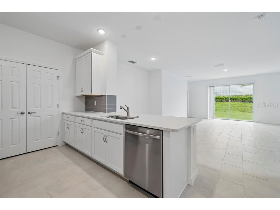 27476 Black Kite Avenue Howey In The Hills FL 34737 O6327244 image4