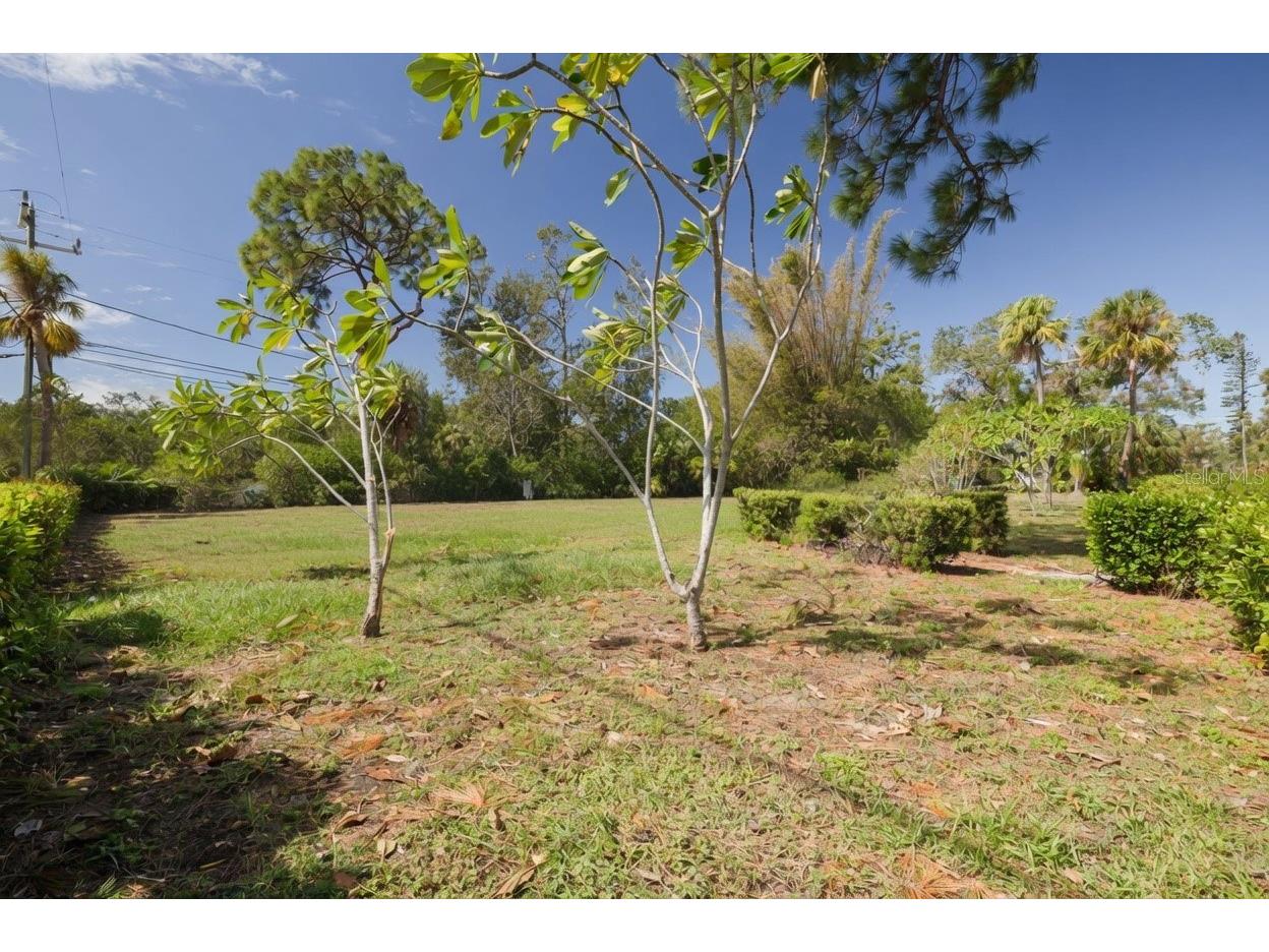 2749 Edwards Avenue S Saint Petersburg FL 33705 TB8524040 image2