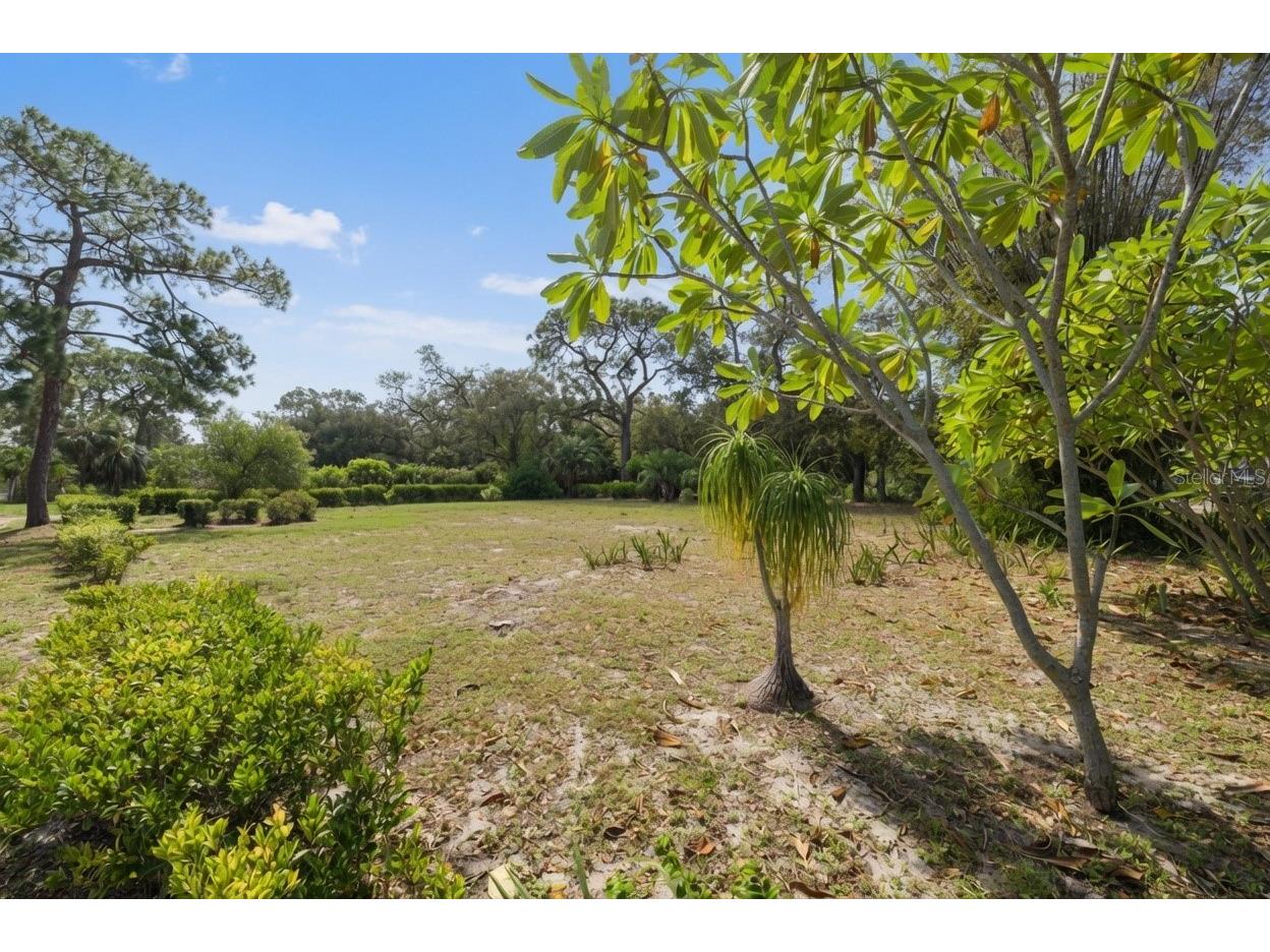 2749 Edwards Avenue S Saint Petersburg FL 33705 TB8524040 image3