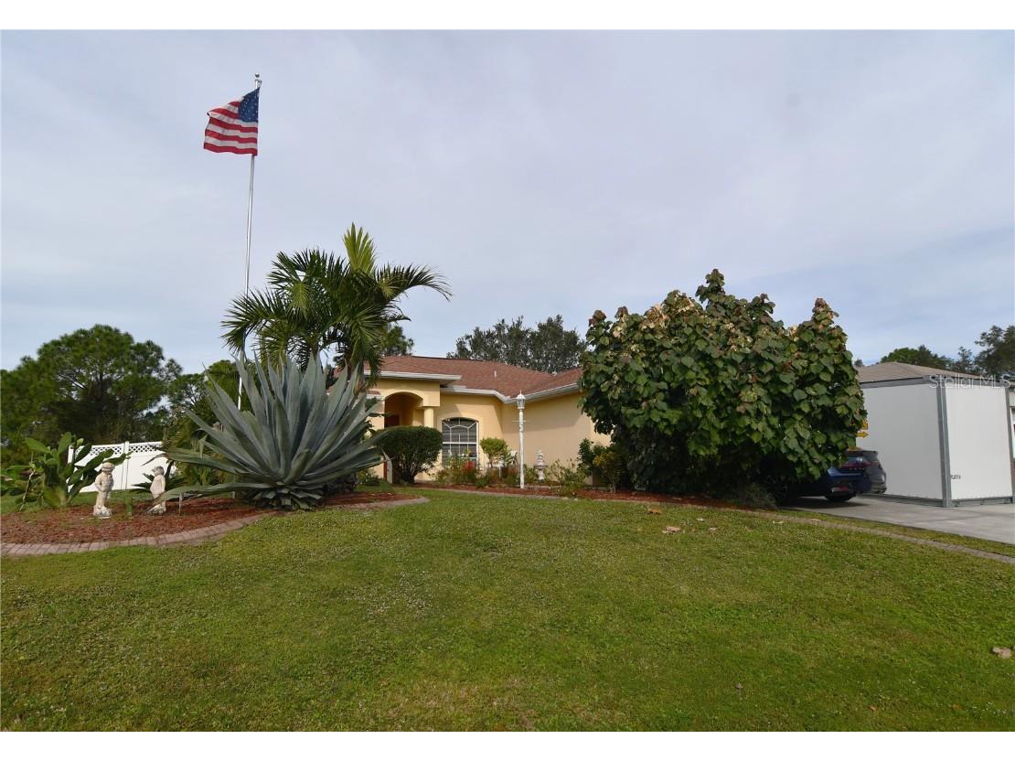 2749 Embassy Road North Port FL 34291 C7485507 image1