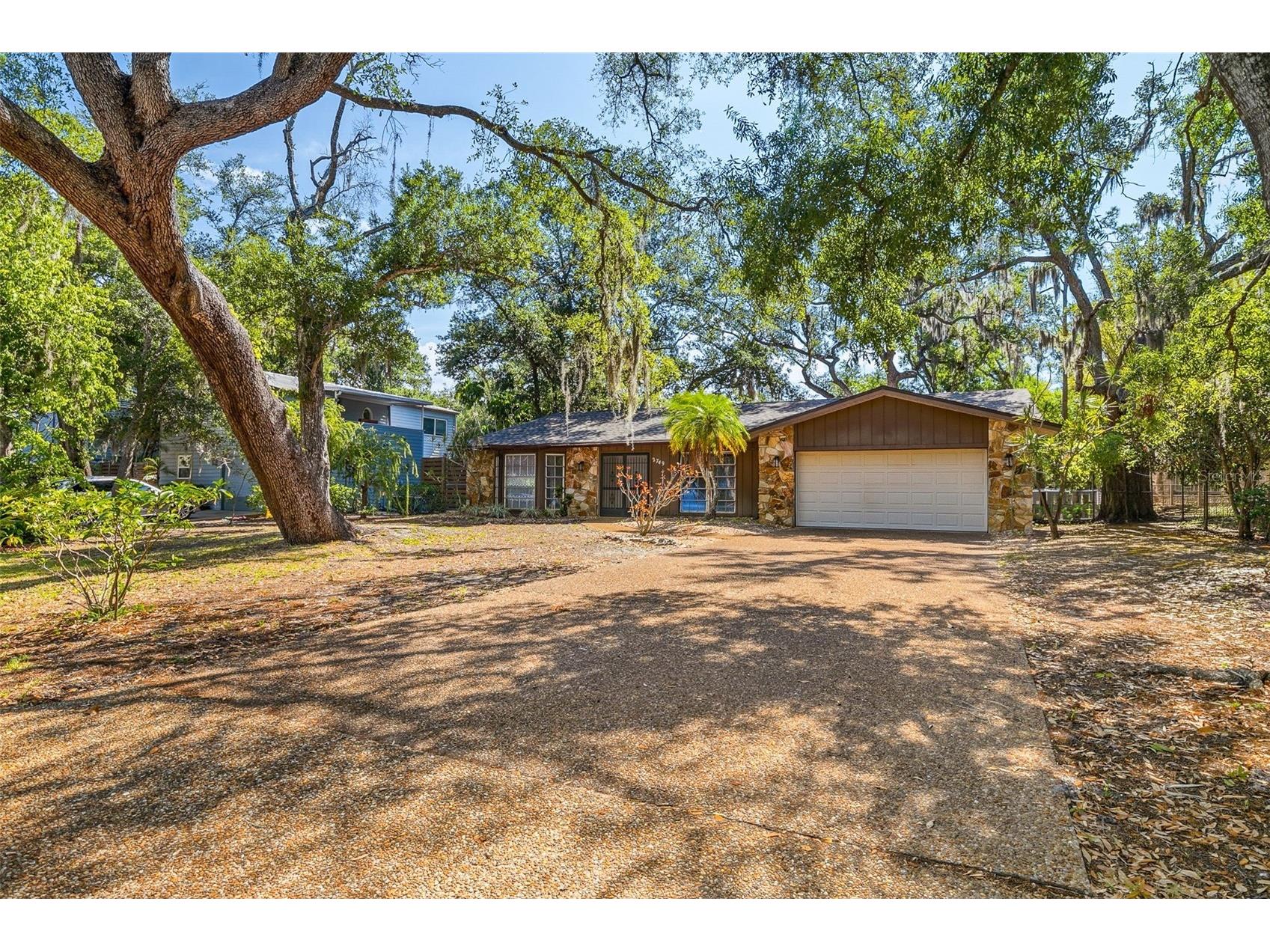 2749 Greendale Drive Sarasota FL 34232 A4692947 image2
