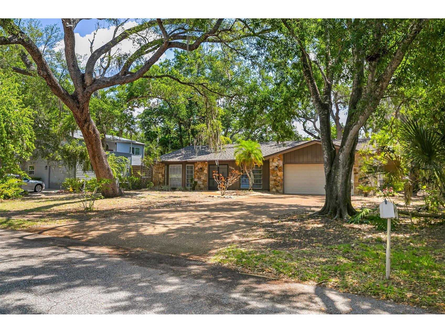 2749 Greendale Drive Sarasota FL 34232 A4692947 image3