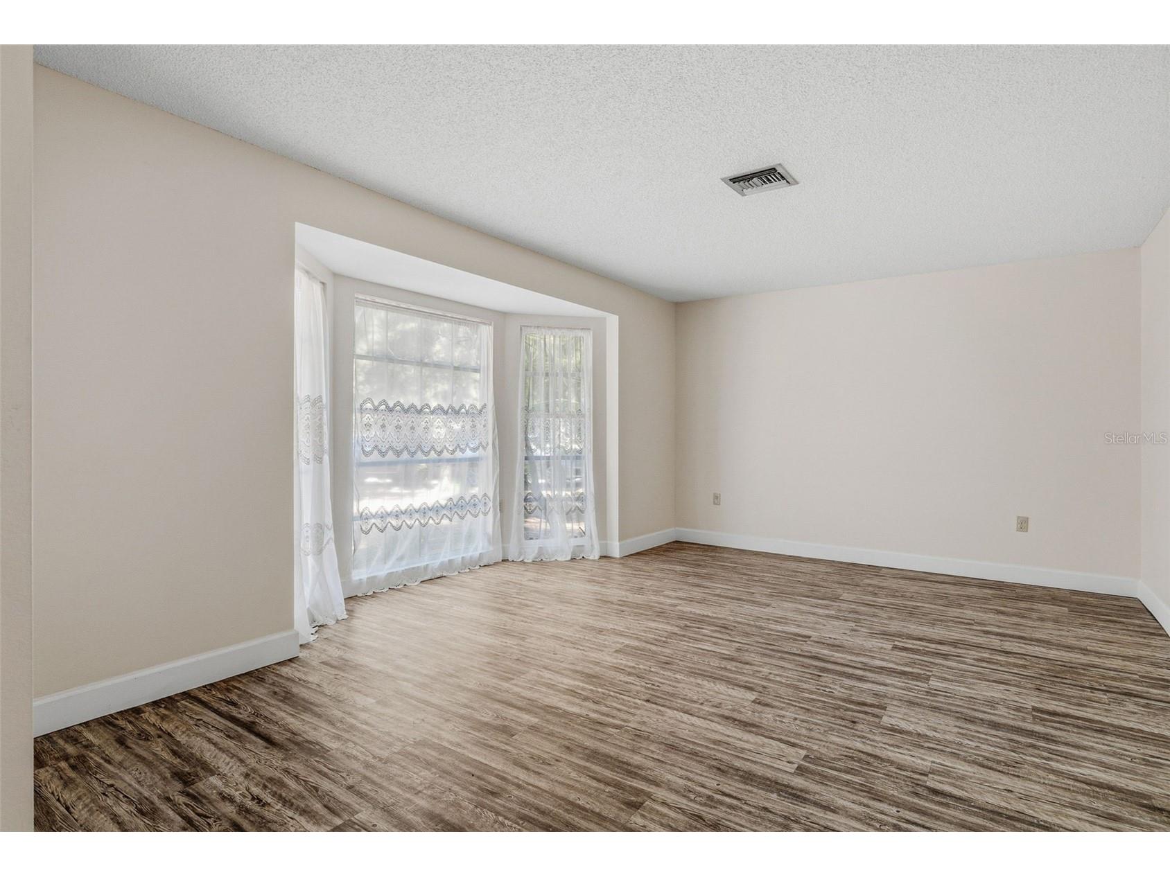 2749 Greendale Drive Sarasota FL 34232 A4692947 image8