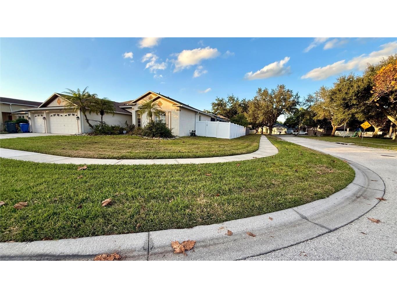 2749 Valencia Grove Drive Valrico FL 33596 TB8461650 image2