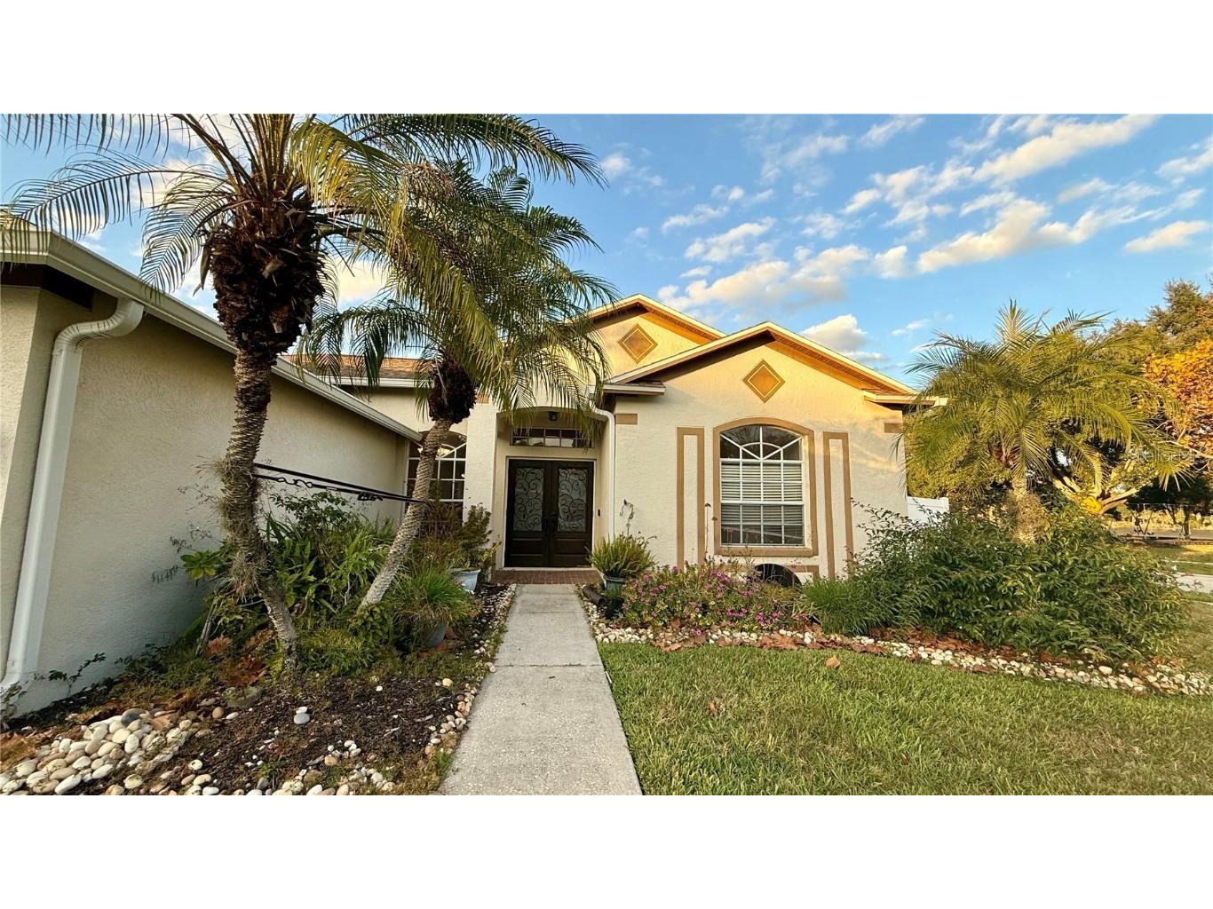 2749 Valencia Grove Drive Valrico FL 33596 TB8461650 image3