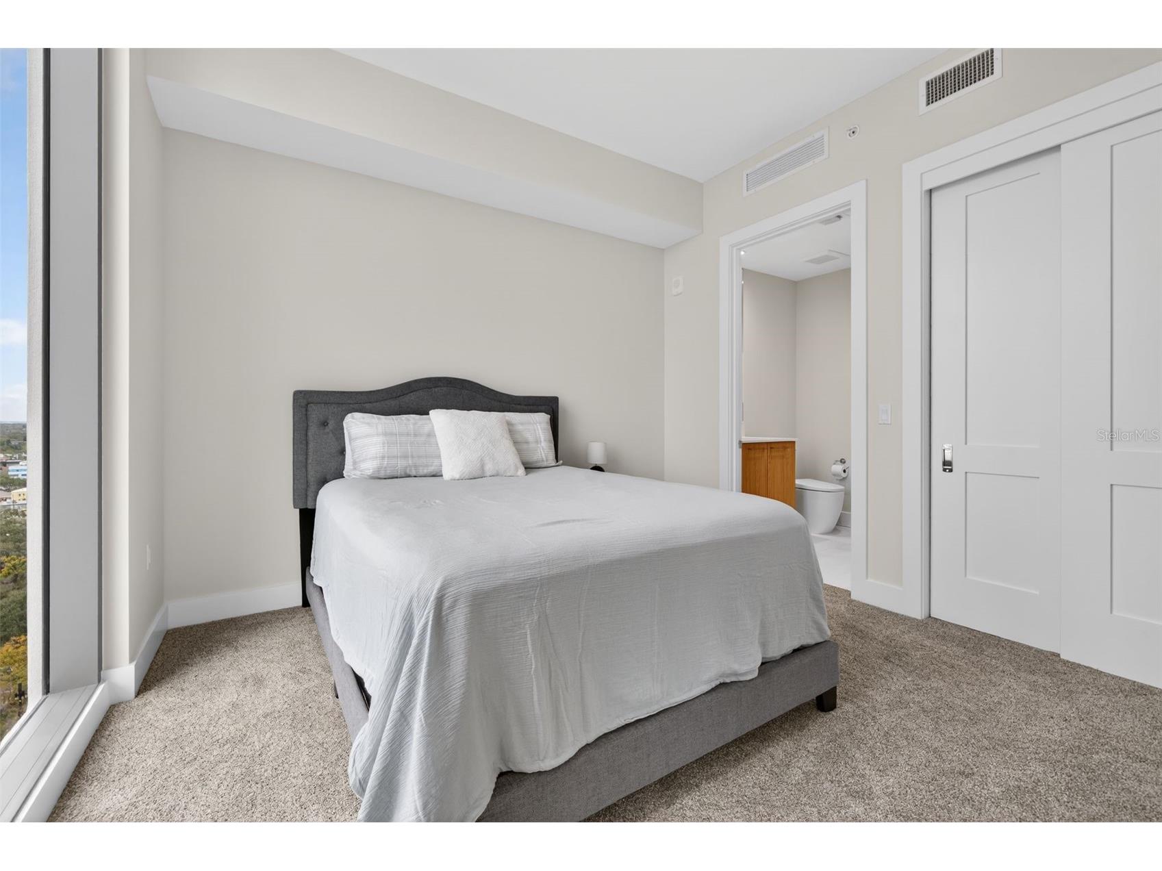 275 1st Ave S #1708 Saint Petersburg FL 33701 TB8459879 image12