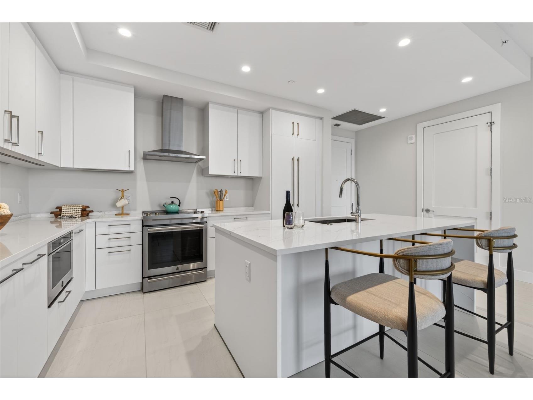 275 1st Ave S #1708 Saint Petersburg FL 33701 TB8459879 image2