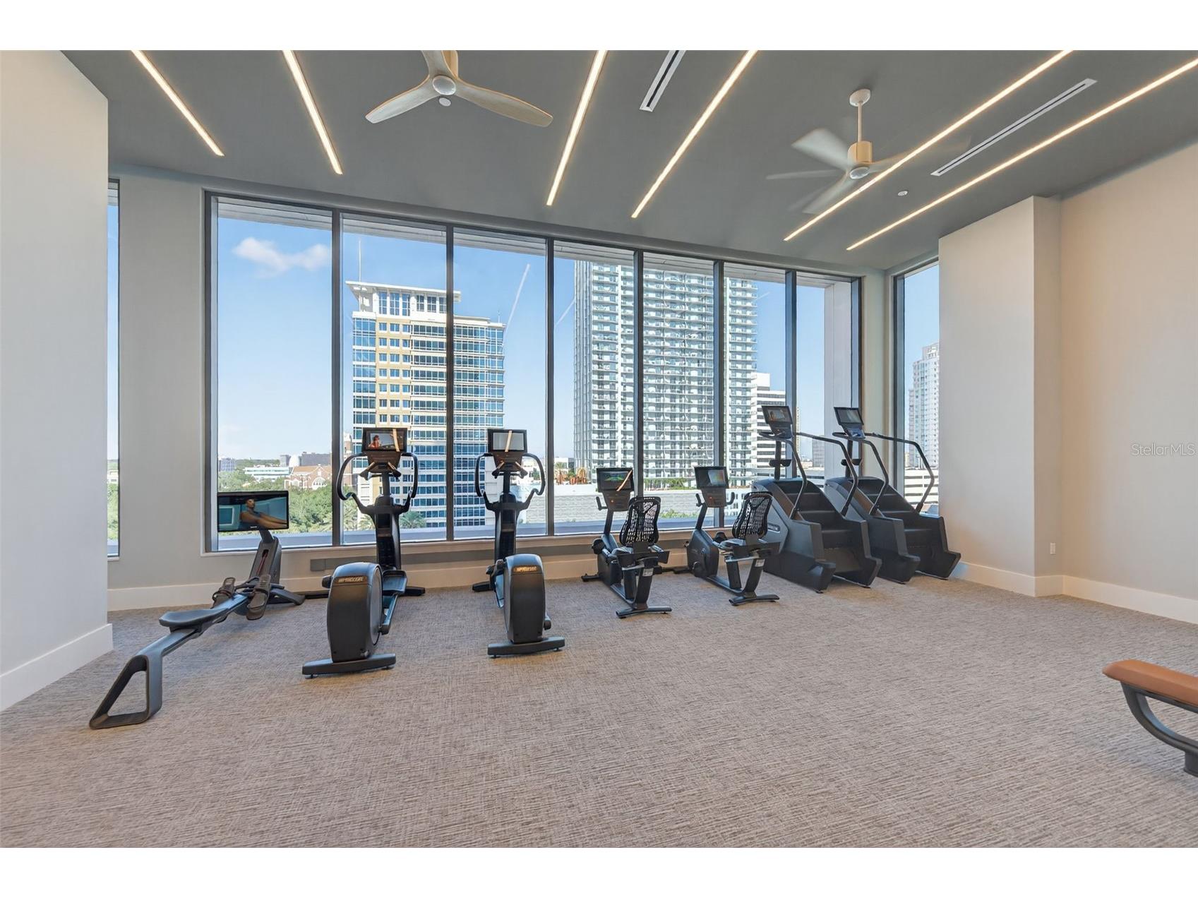 275 1st Ave S #1708 Saint Petersburg FL 33701 TB8459879 image37