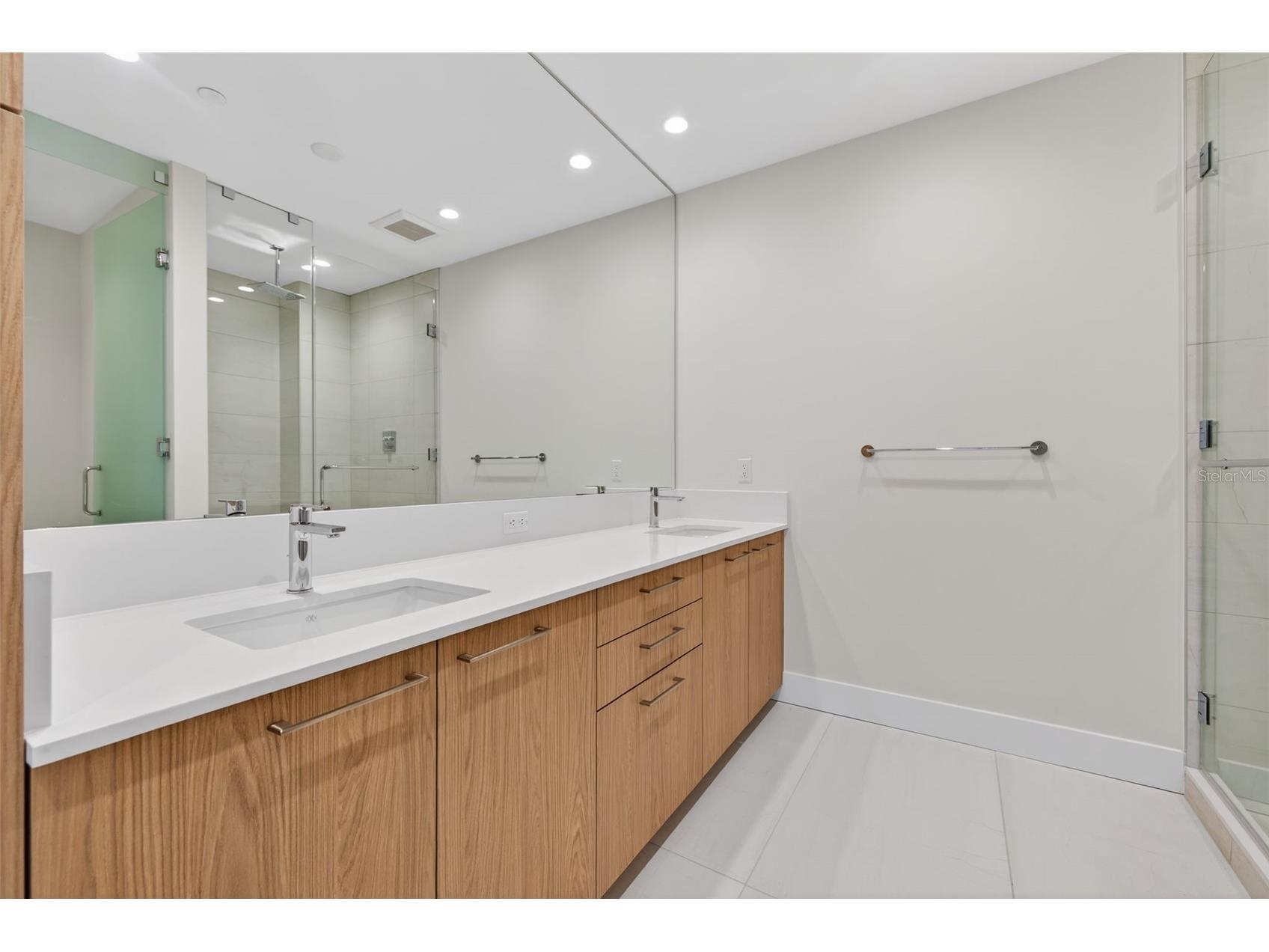 275 1st Ave S #1708 Saint Petersburg FL 33701 TB8459879 image7