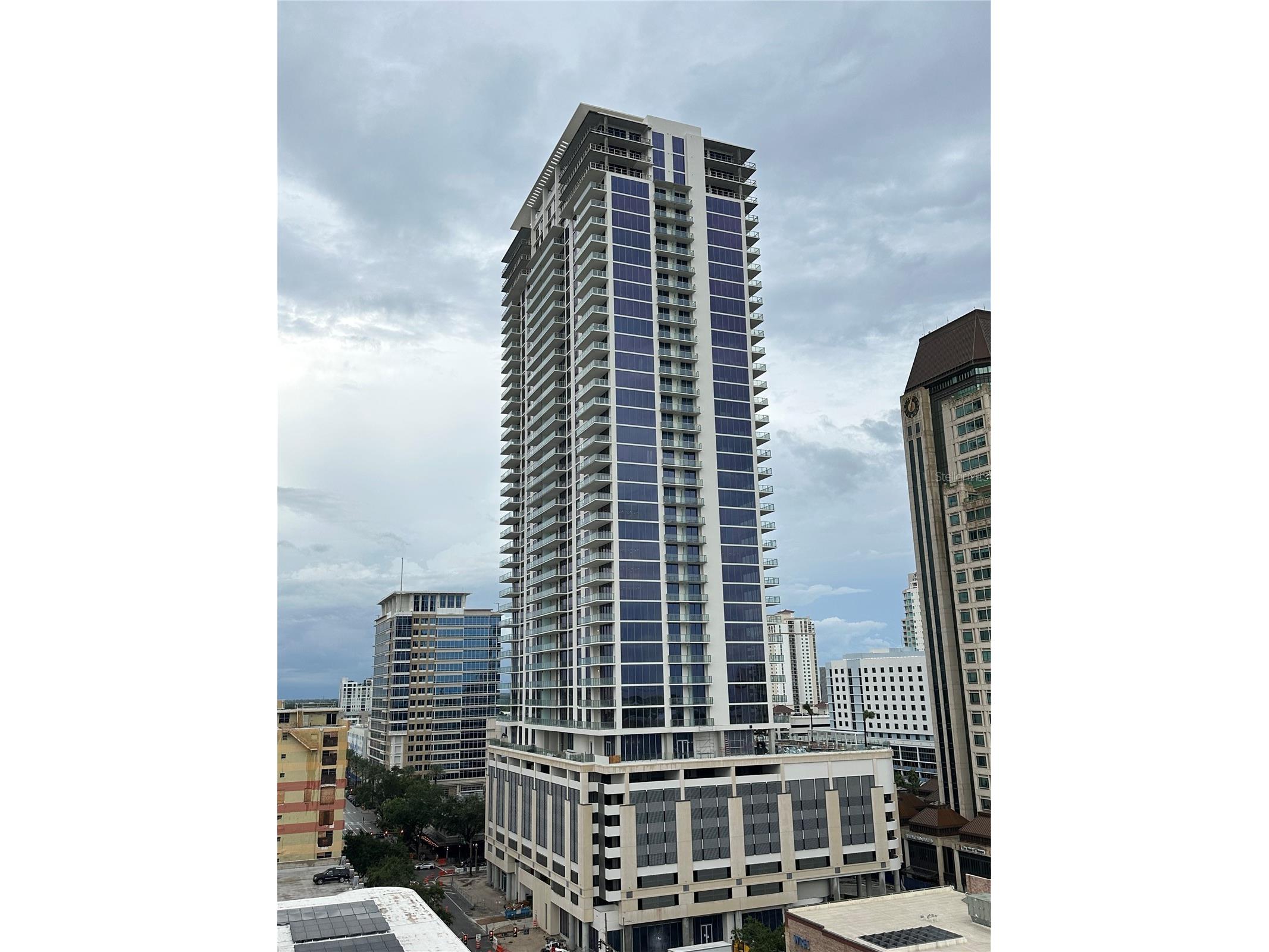 275 1st Ave S #2007 Saint Petersburg FL 33701 TB8478630 image1