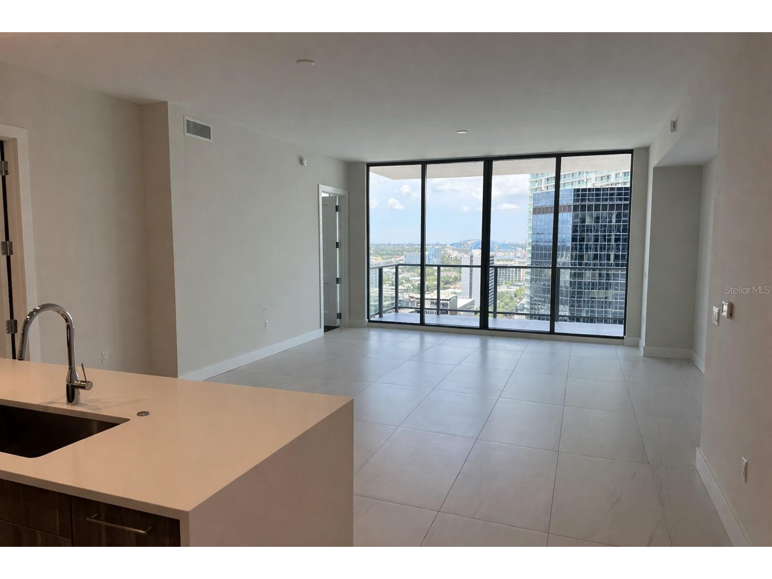 275 1st Ave S #2007 Saint Petersburg FL 33701 TB8478630 image5