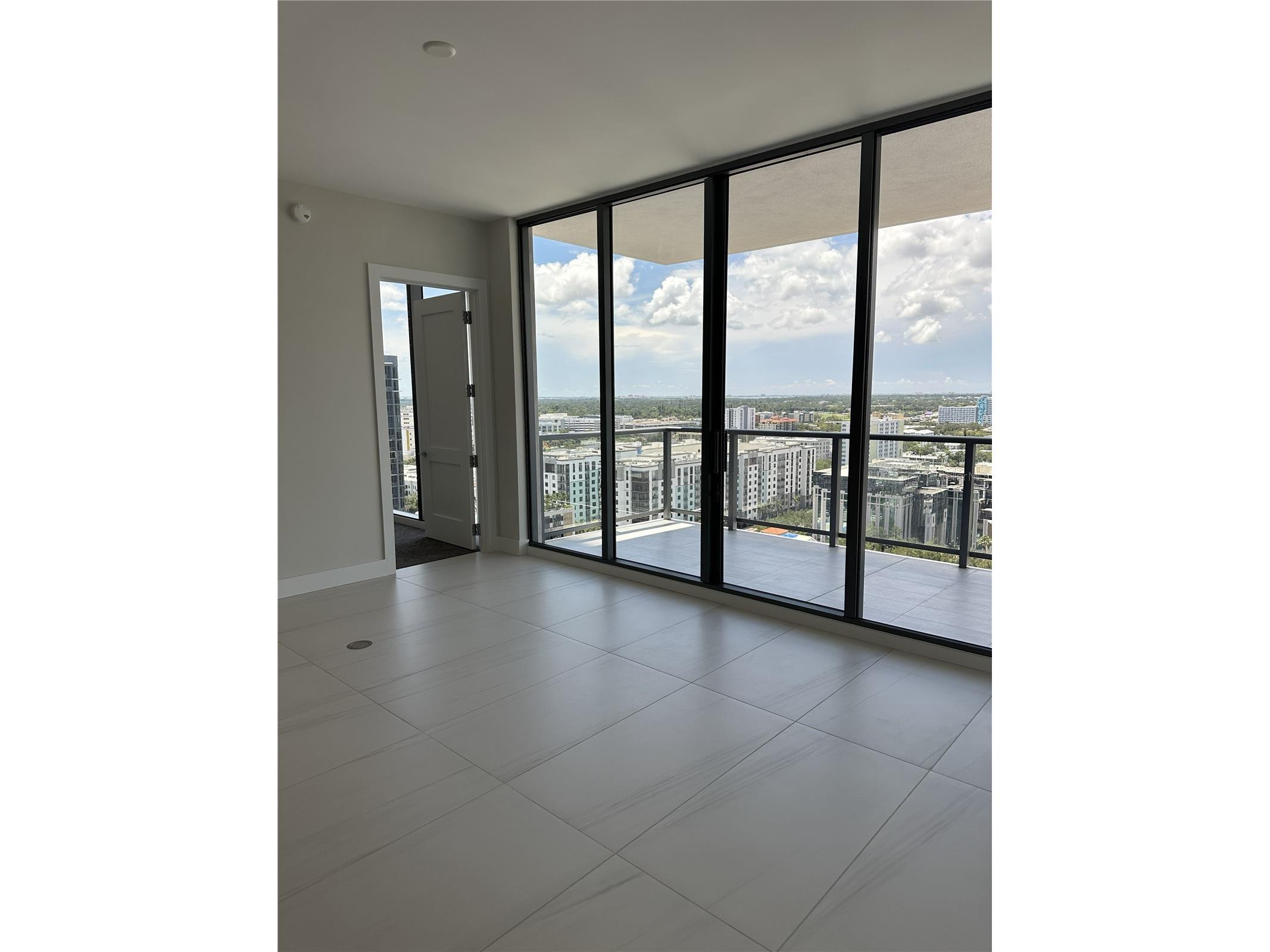 275 1st Ave S #2007 Saint Petersburg FL 33701 TB8478630 image7