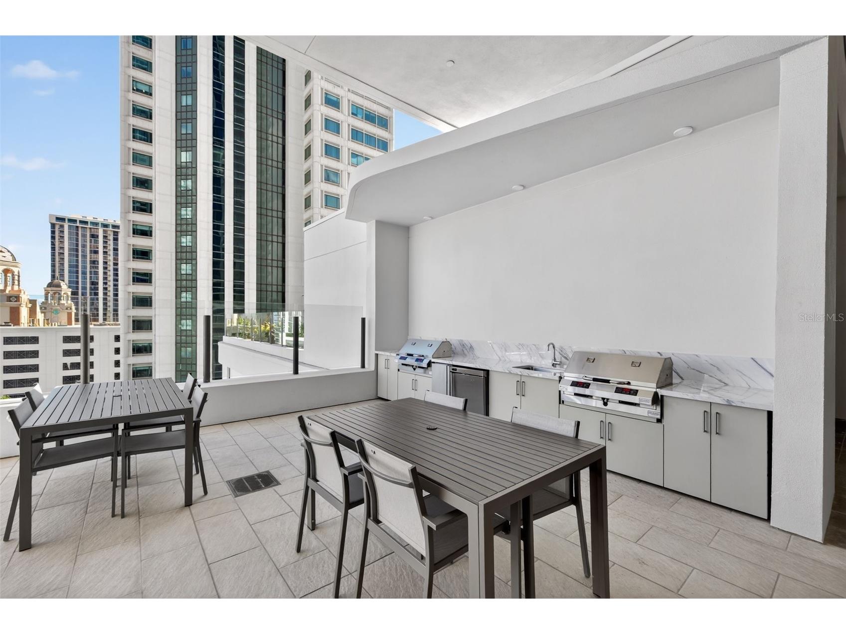 275 1st Ave S #2706 Saint Petersburg FL 33701 TB8464809 image44