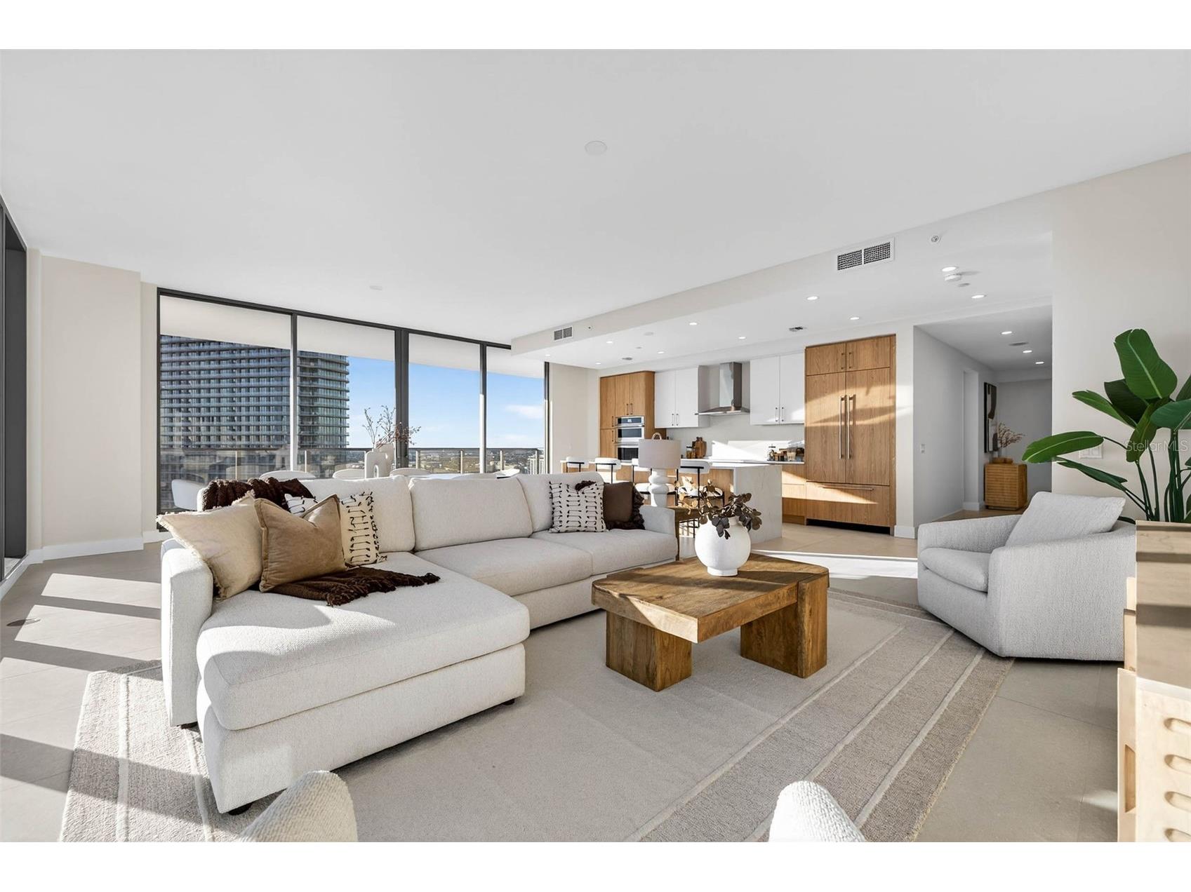 275 1st Ave S #2706 Saint Petersburg FL 33701 TB8464809 image5