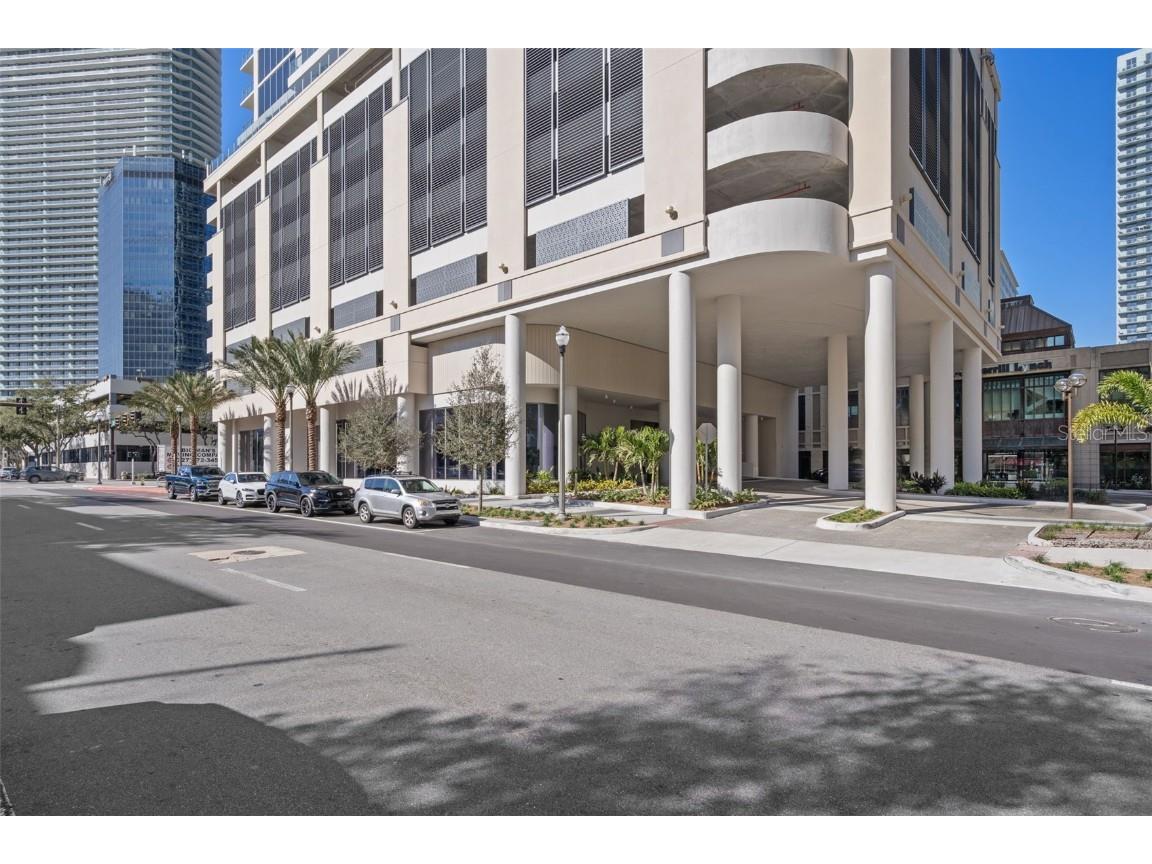 275 1st Avenue S #1001 Saint Petersburg FL 33701 - TAMPA BAY TB8432464 image51