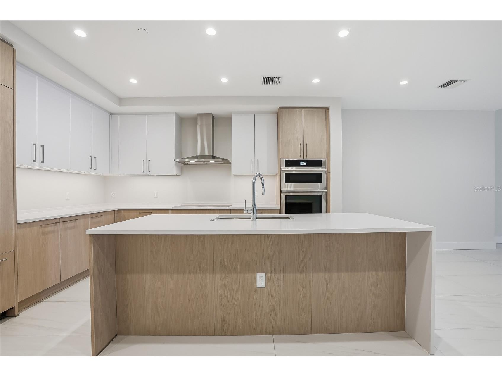 275 1st Avenue S #1003 Saint Petersburg FL 33701 TB8506172 image46