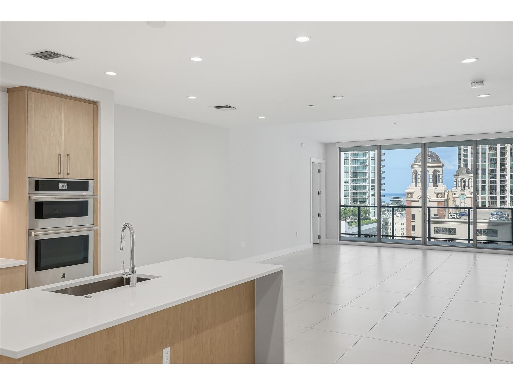 275 1st Avenue S #1003 Saint Petersburg FL 33701 TB8506172 image54