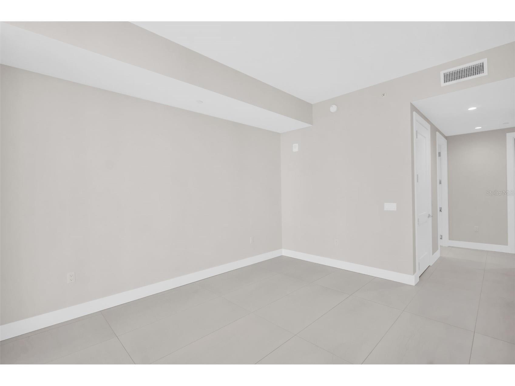 275 1st Avenue S #1104 Saint Petersburg FL 33701 TB8482218 image44