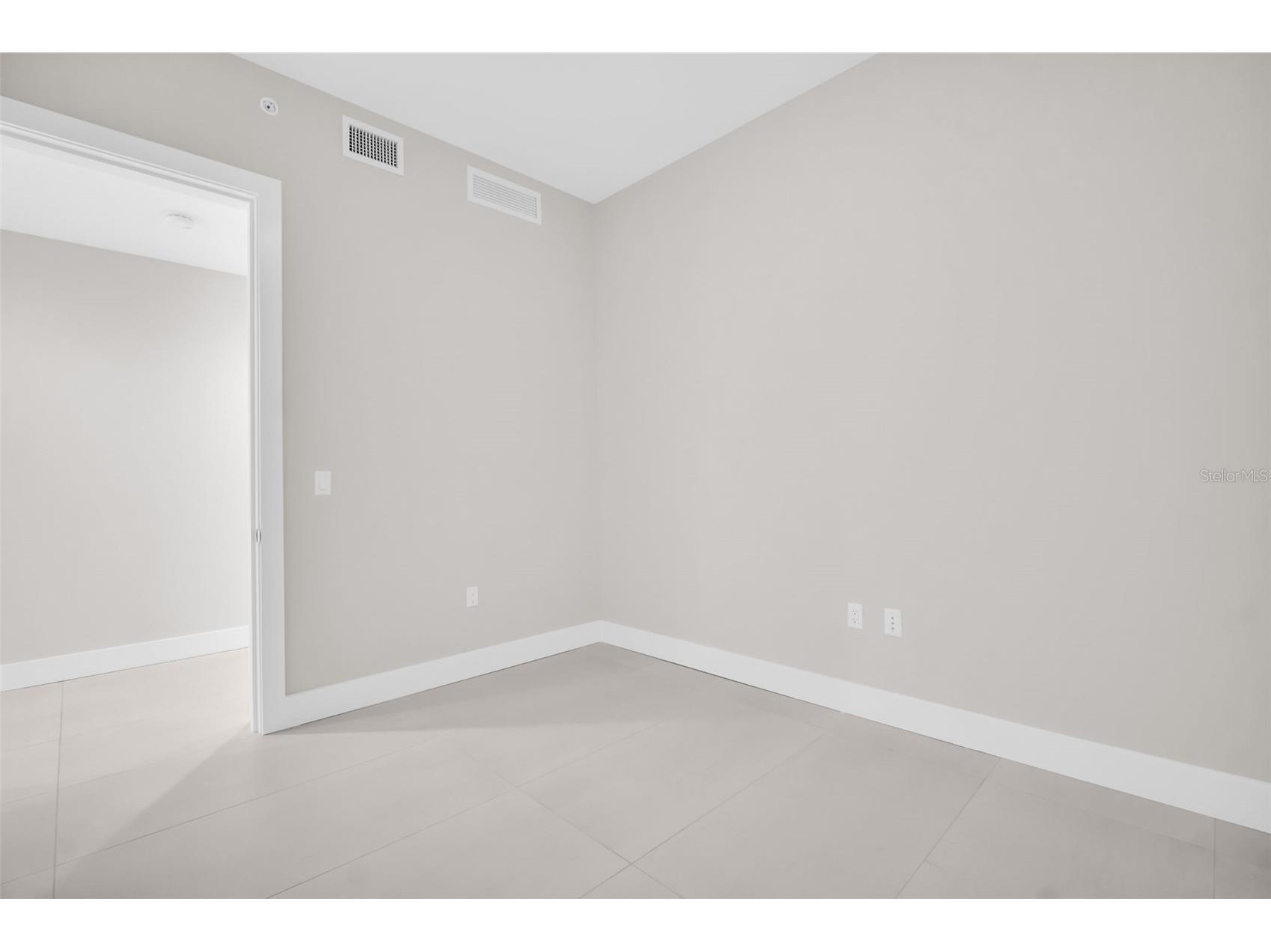 275 1st Avenue S #1104 Saint Petersburg FL 33701 TB8482218 image6