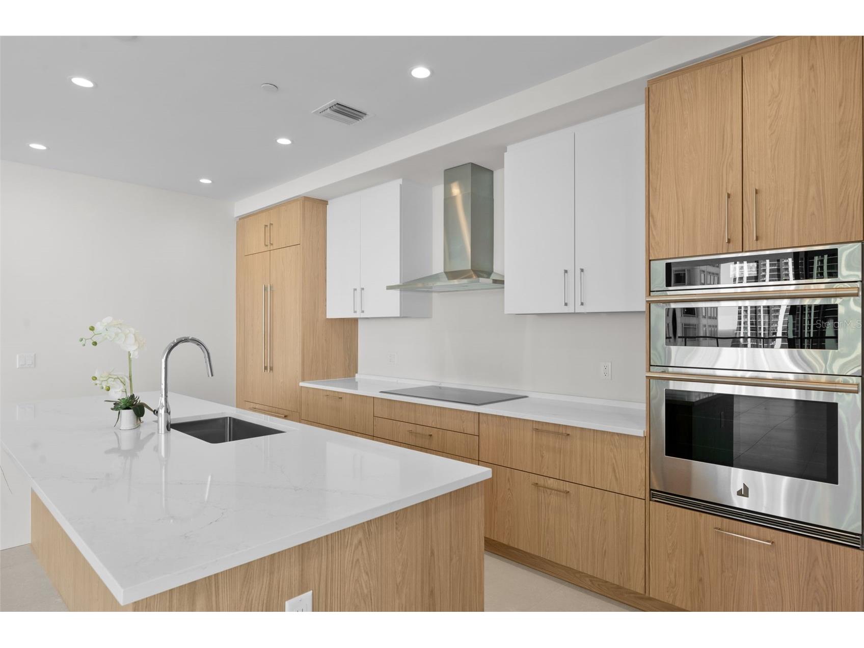 275 1st Avenue S #1202 Saint Petersburg FL 33701 TB8476054 image5