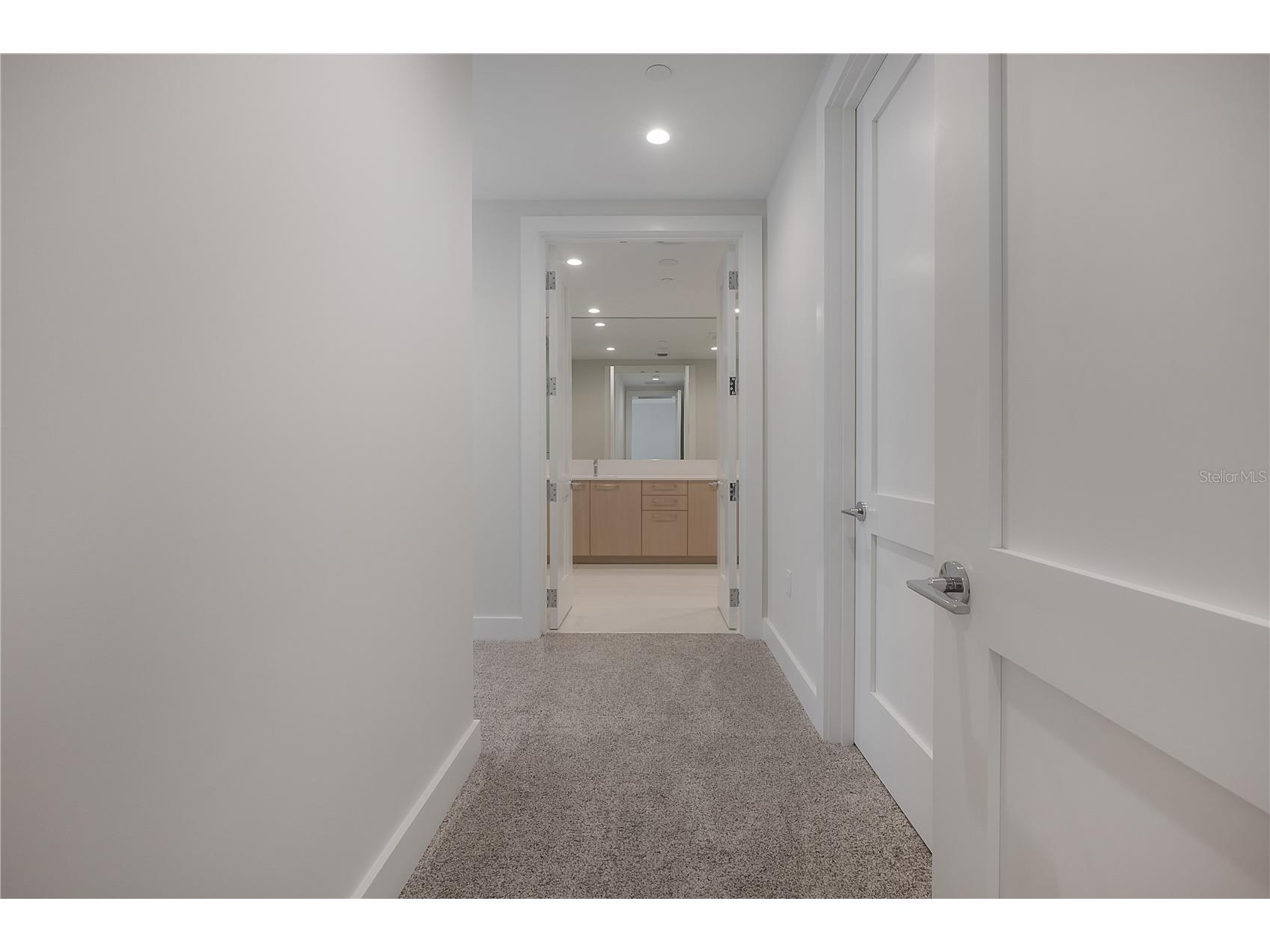 275 1st Avenue S #1504 Saint Petersburg FL 33701 TB8465694 image32