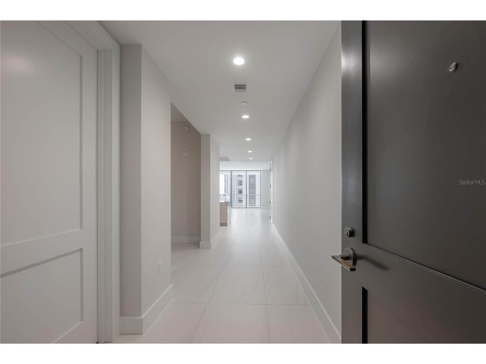 275 1st Avenue S #1504 Saint Petersburg FL 33701 TB8465694 image4