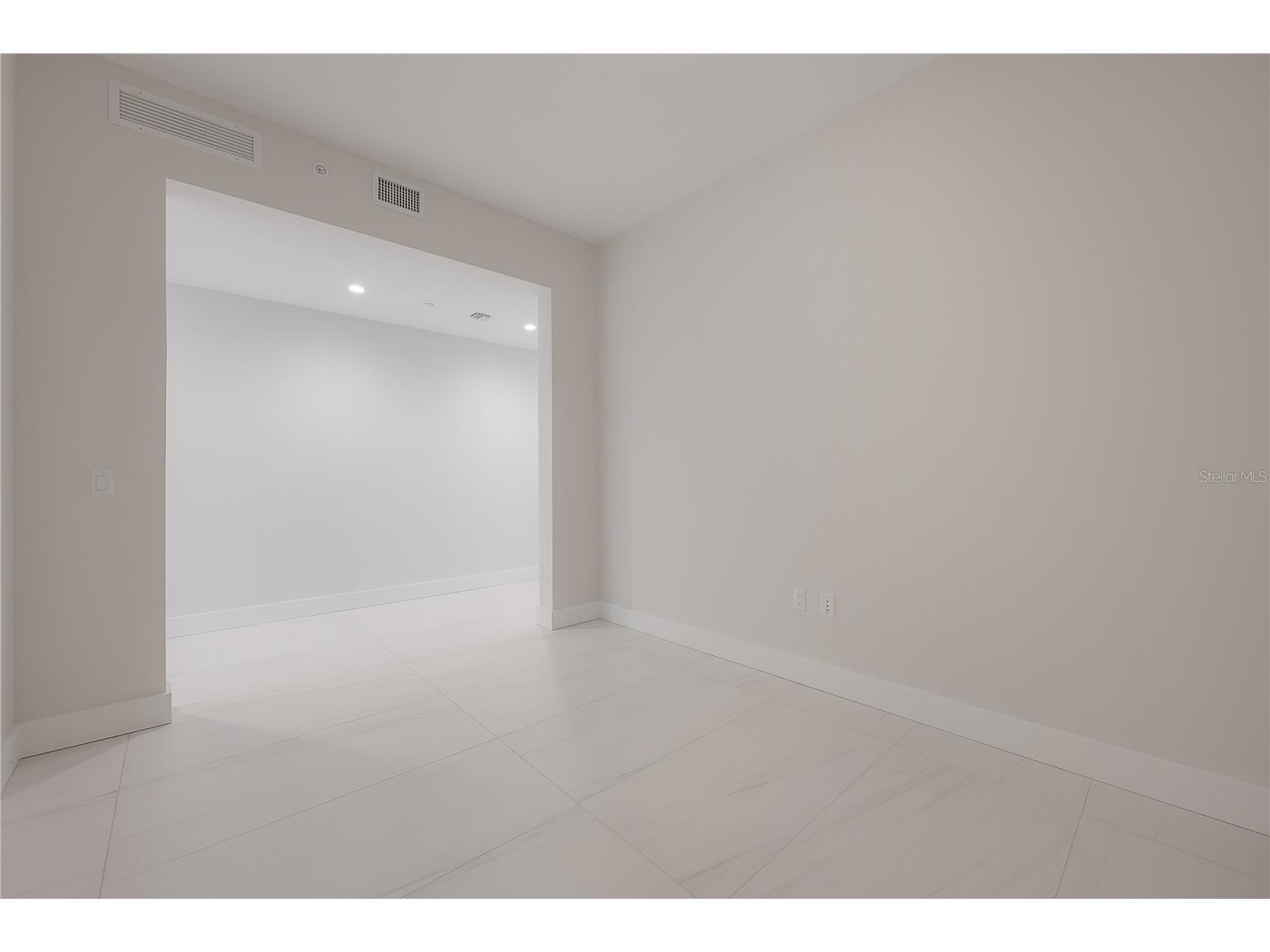 275 1st Avenue S #1504 Saint Petersburg FL 33701 TB8465694 image6