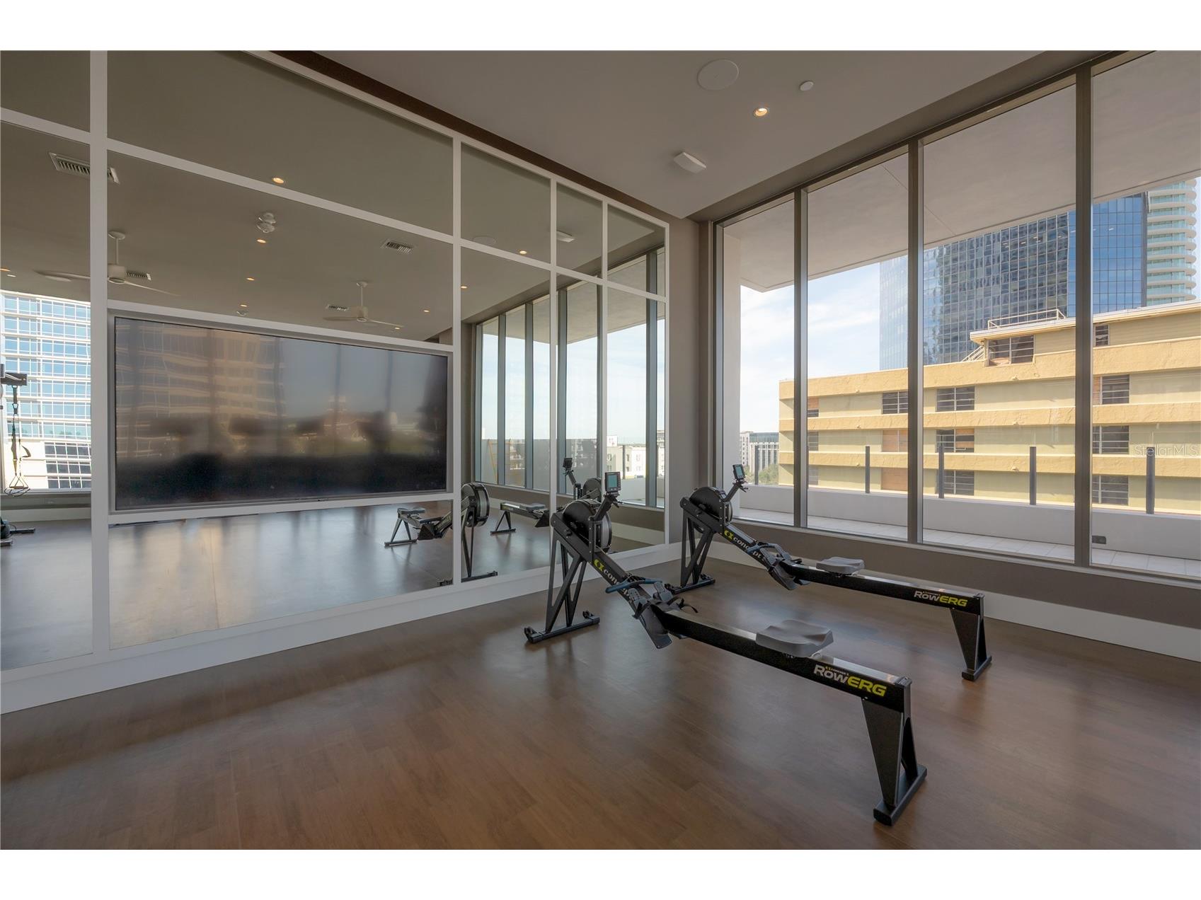275 1st Avenue S #1504 Saint Petersburg FL 33701 TB8465694 image64