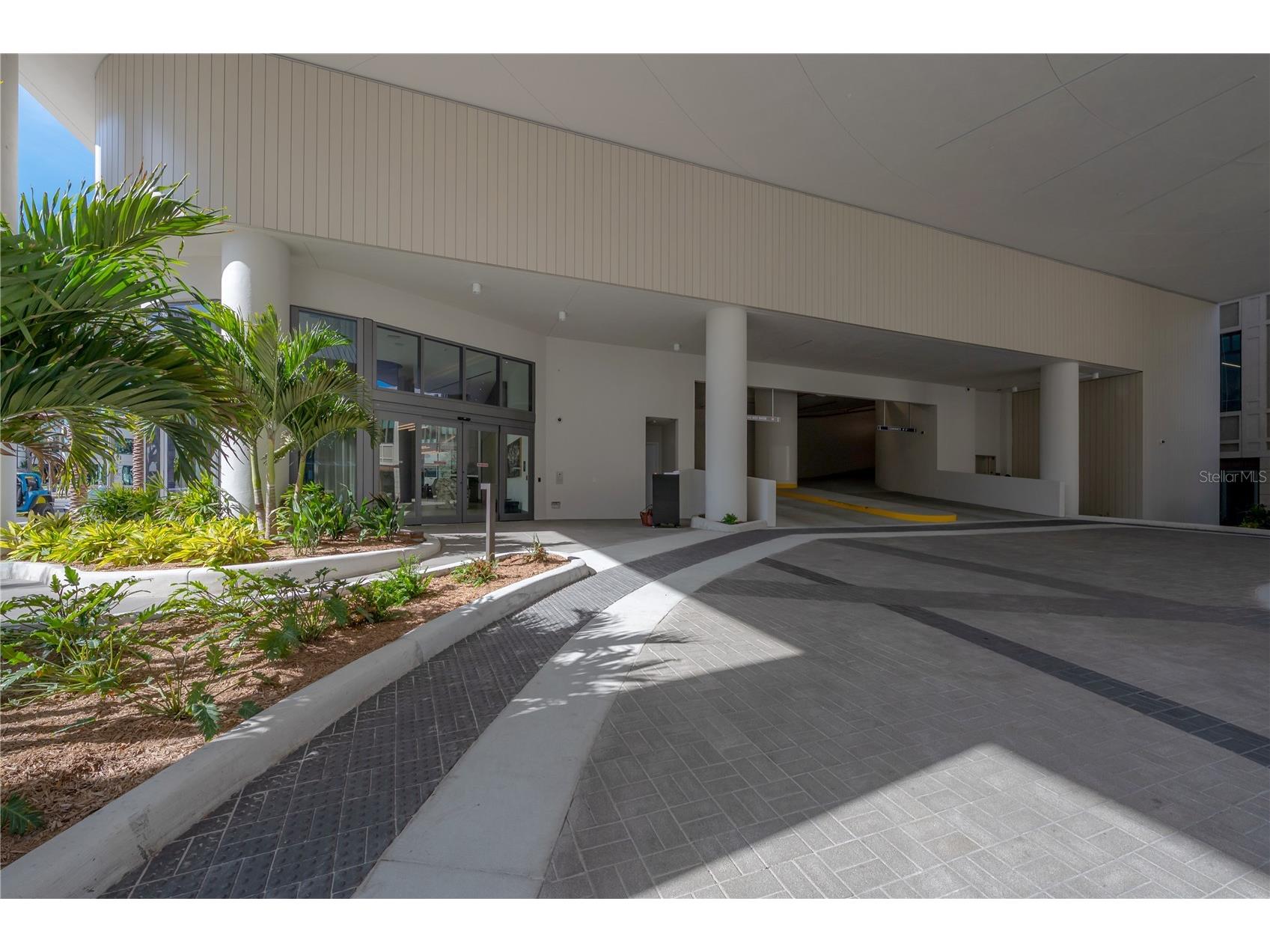 275 1st Avenue S #1504 Saint Petersburg FL 33701 TB8465694 image73