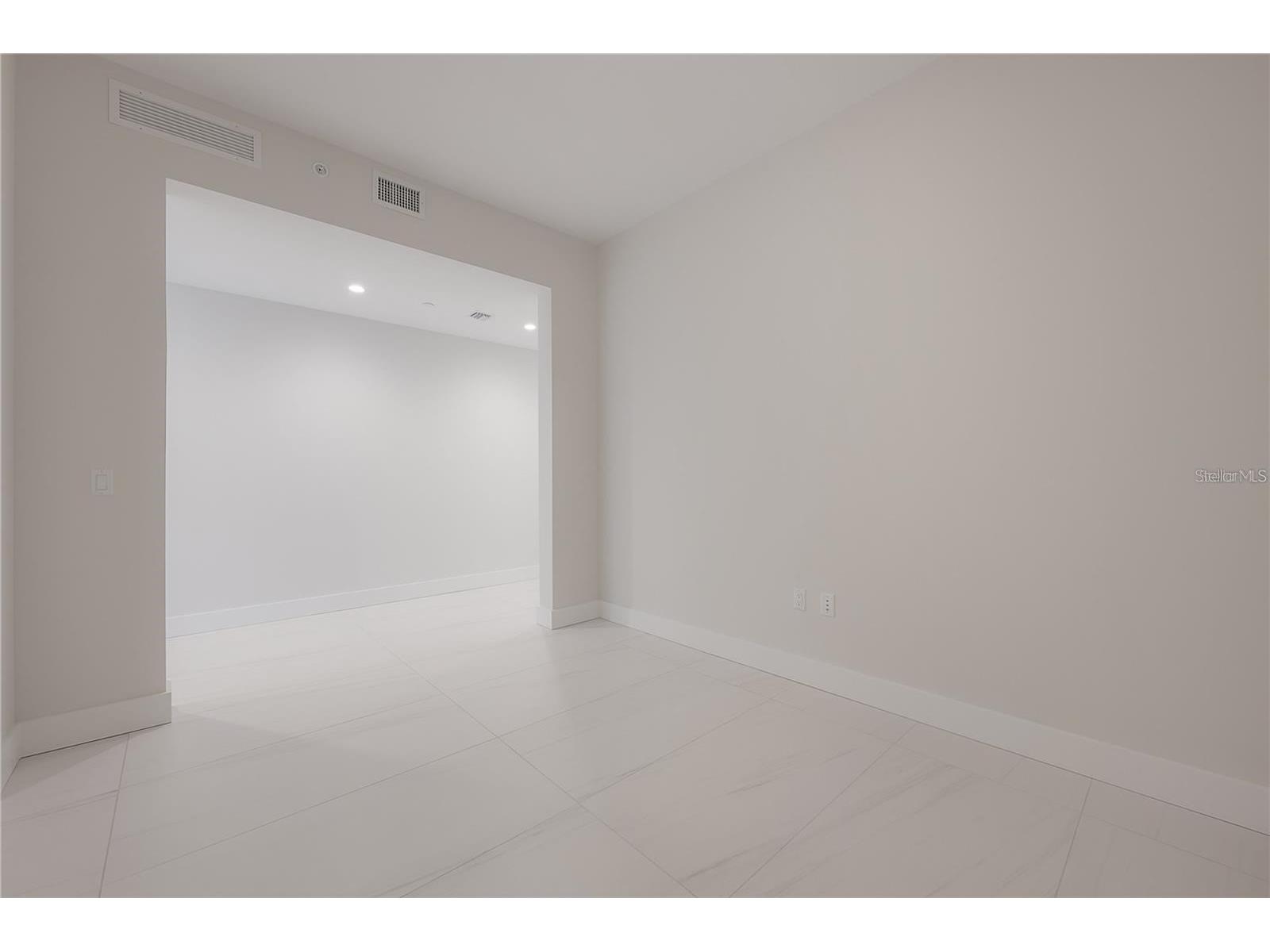 275 1st Avenue S #1504 Saint Petersburg FL 33701 TB8526390 image11