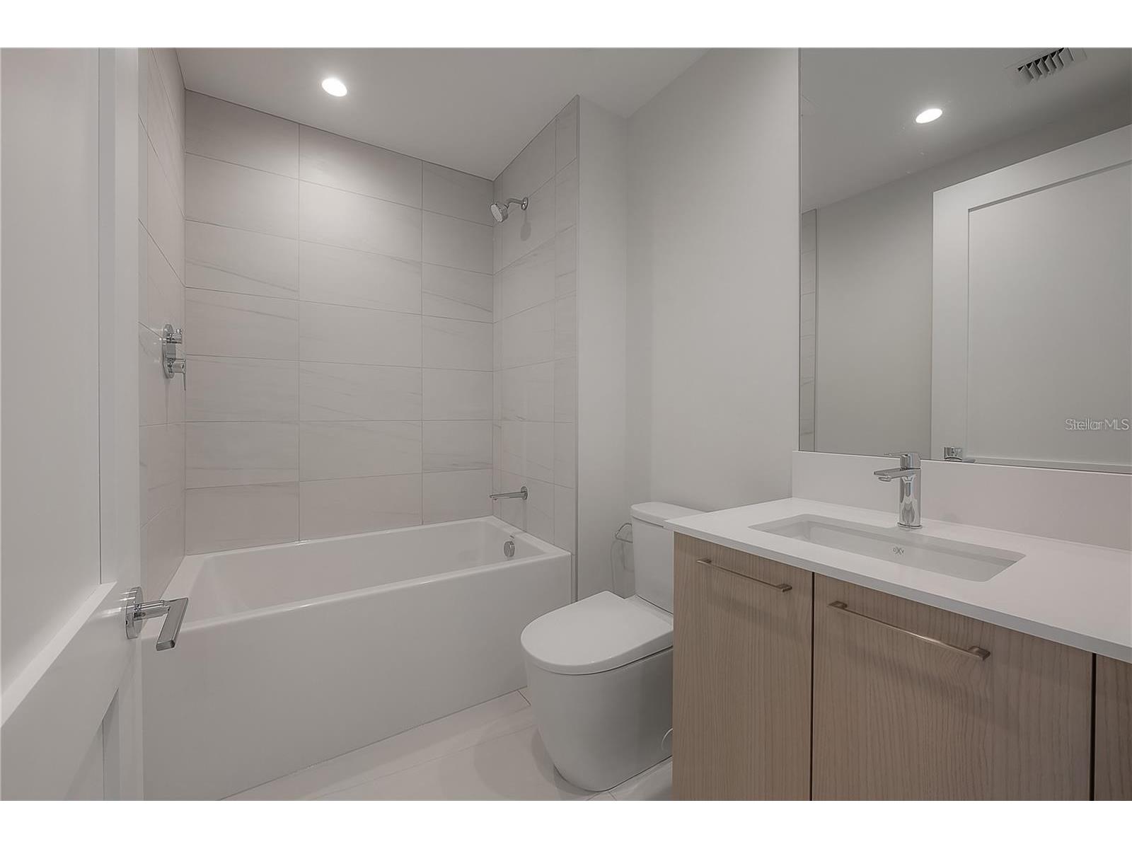 275 1st Avenue S #1504 Saint Petersburg FL 33701 TB8526390 image28