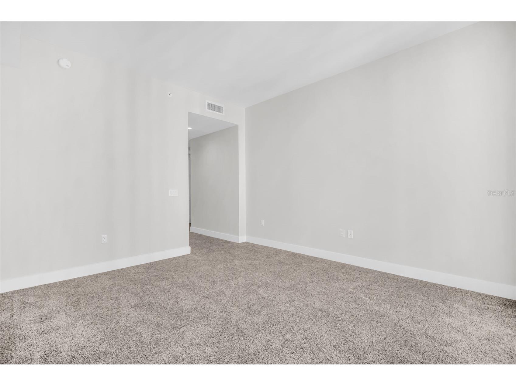 275 1st Avenue S #1504 Saint Petersburg FL 33701 TB8526390 image38