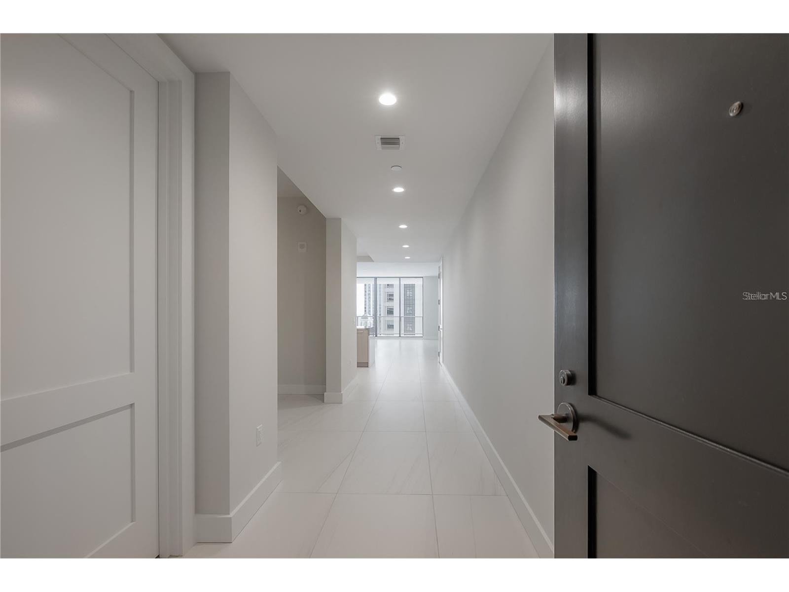 275 1st Avenue S #1504 Saint Petersburg FL 33701 TB8526390 image9