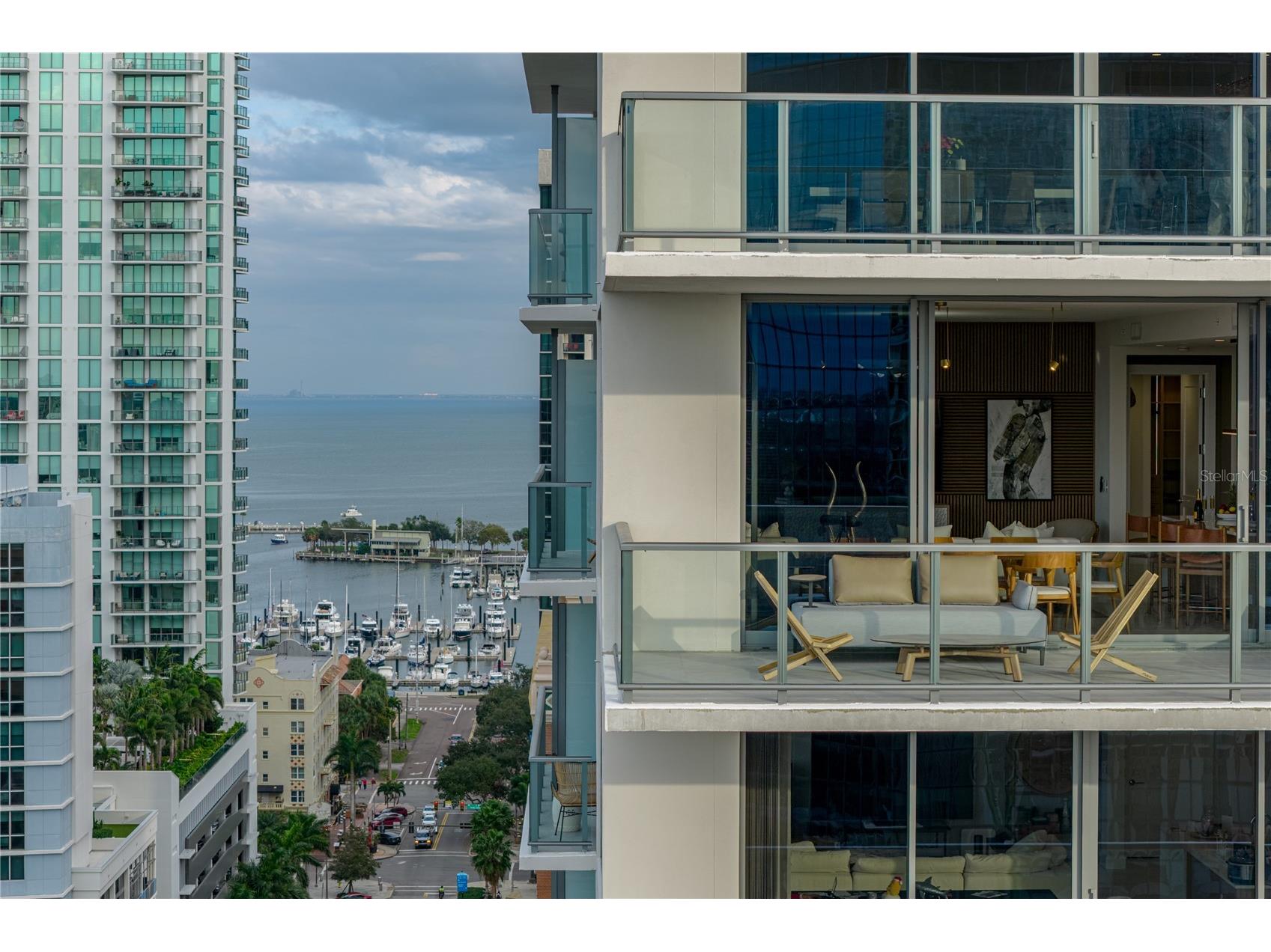 275 1st Avenue S #1701 Saint Petersburg FL 33701 TB8492368 image3