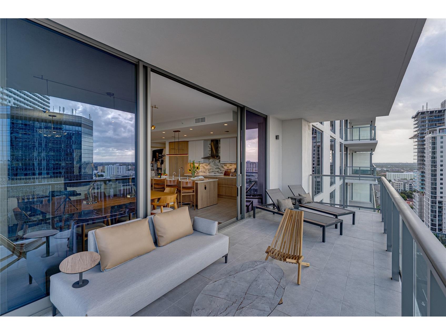275 1st Avenue S #1701 Saint Petersburg FL 33701 TB8492368 image56