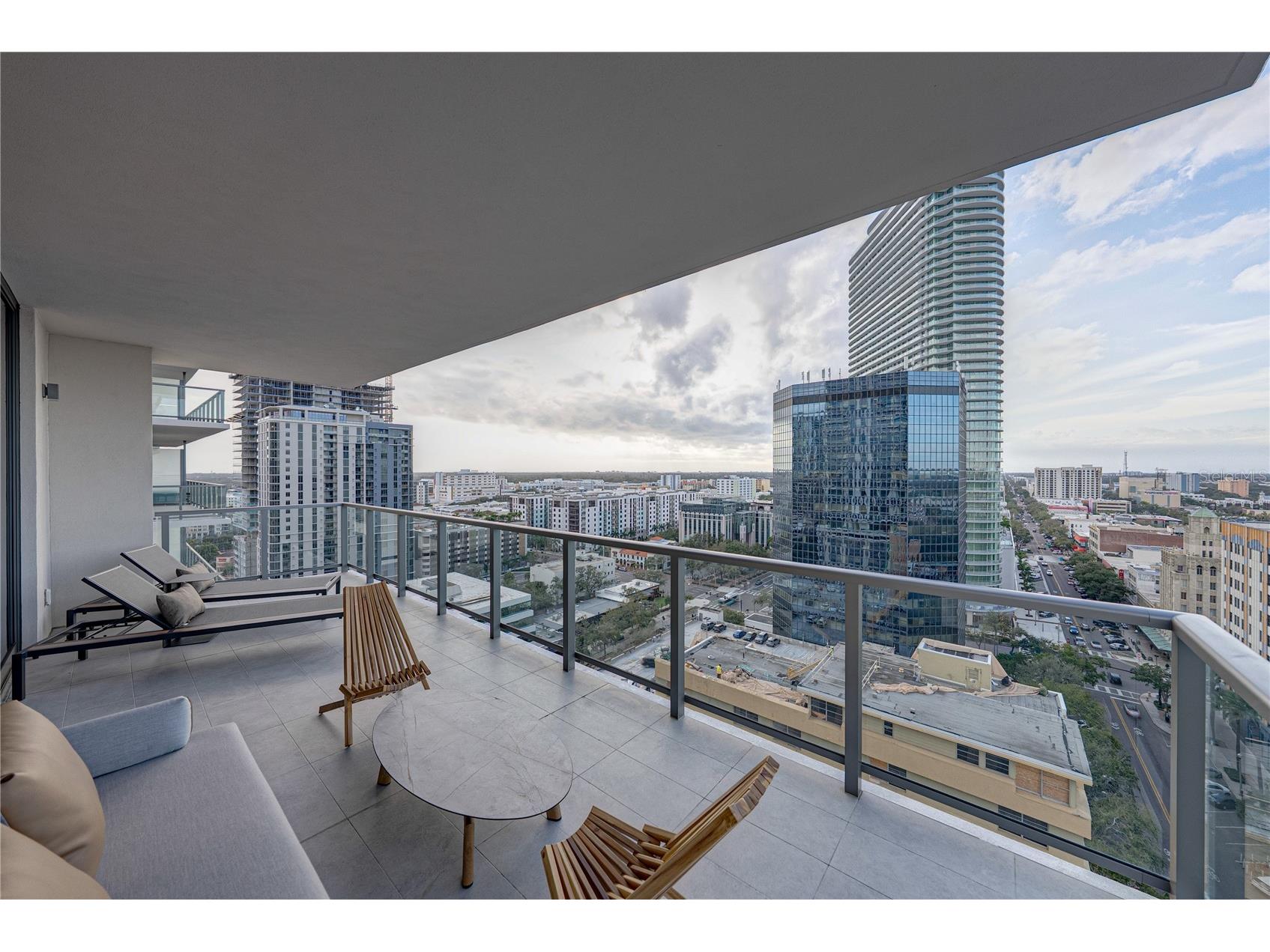 275 1st Avenue S #1701 Saint Petersburg FL 33701 TB8492368 image57