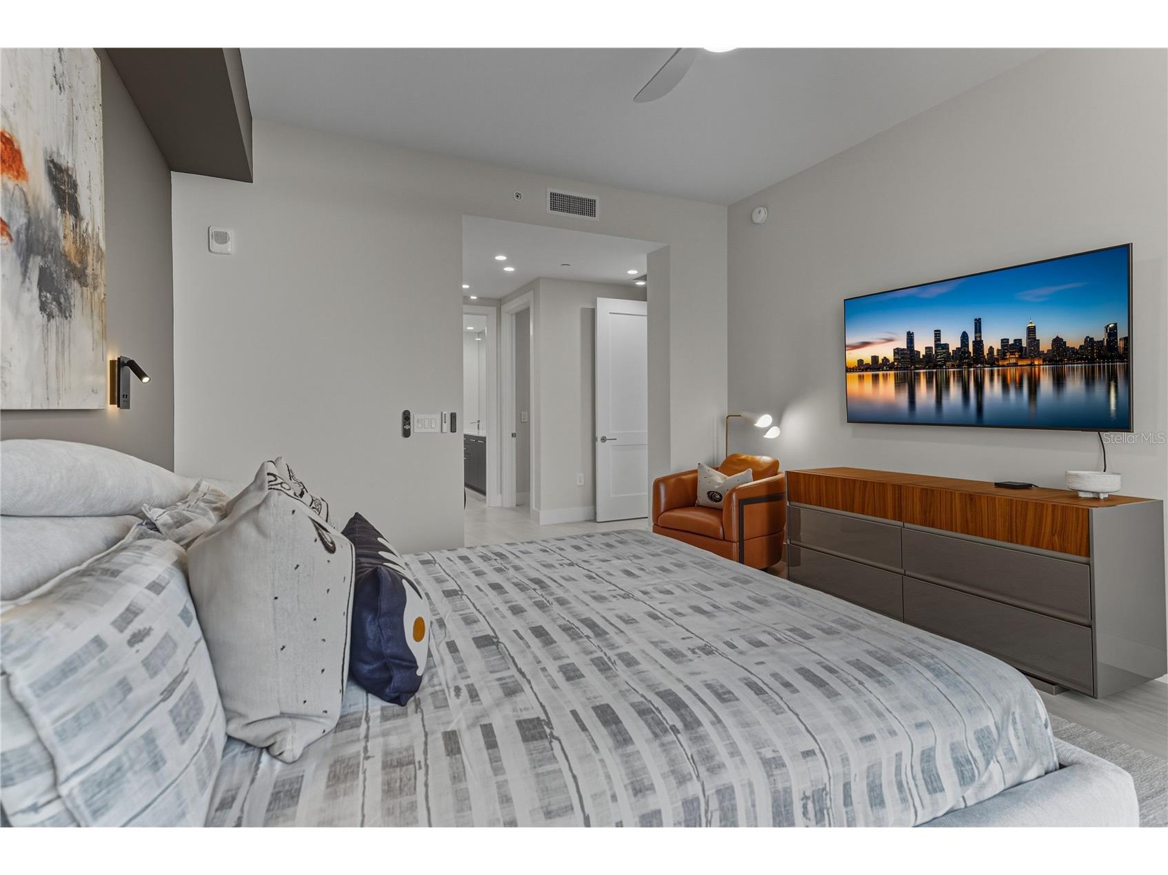 275 1st Avenue S #1701 Saint Petersburg FL 33701 TB8492368 image66