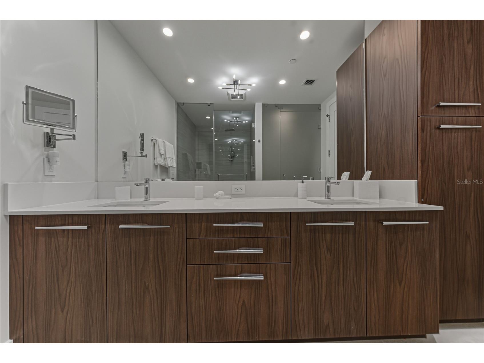275 1st Avenue S #1701 Saint Petersburg FL 33701 TB8492368 image79