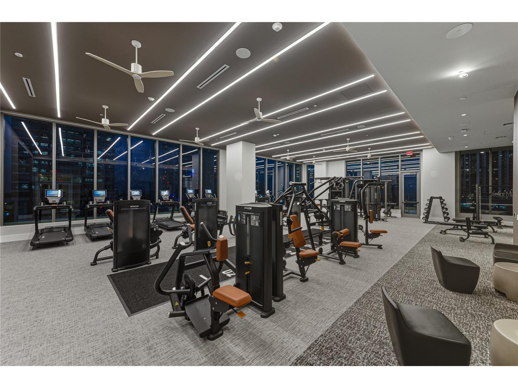 275 1st Avenue S #1701 Saint Petersburg FL 33701 TB8492368 image98
