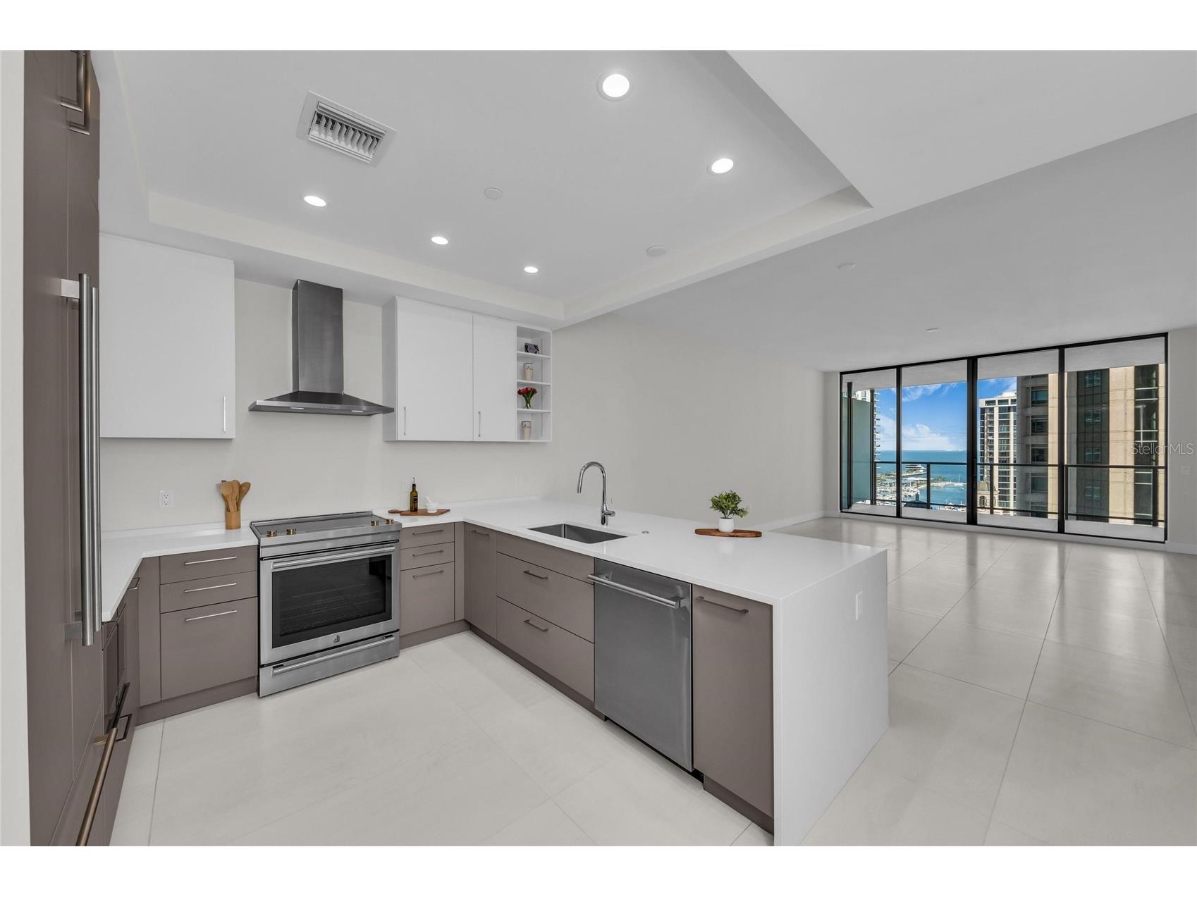 275 1st Avenue S #1904 Saint Petersburg FL 33701 A4687021 image17