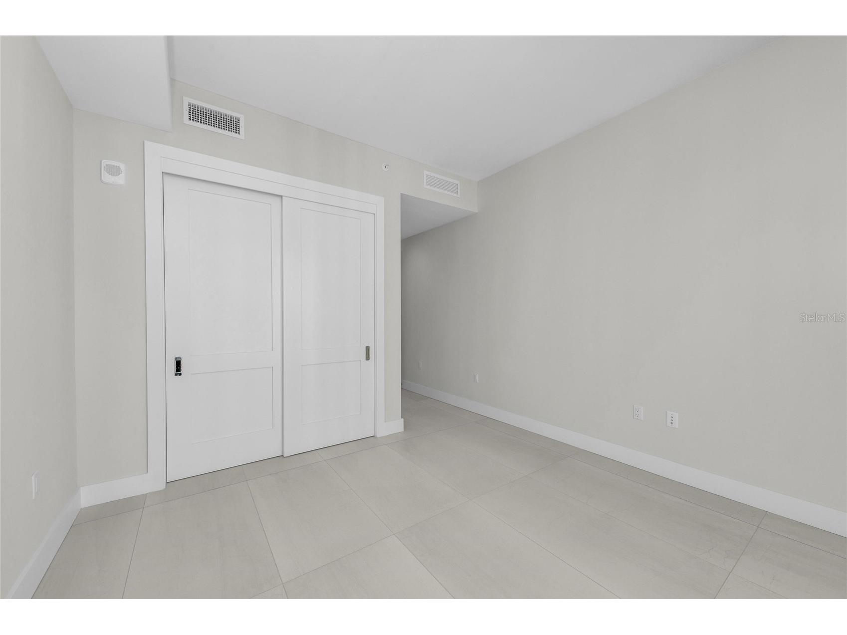 275 1st Avenue S #1904 Saint Petersburg FL 33701 A4687021 image37