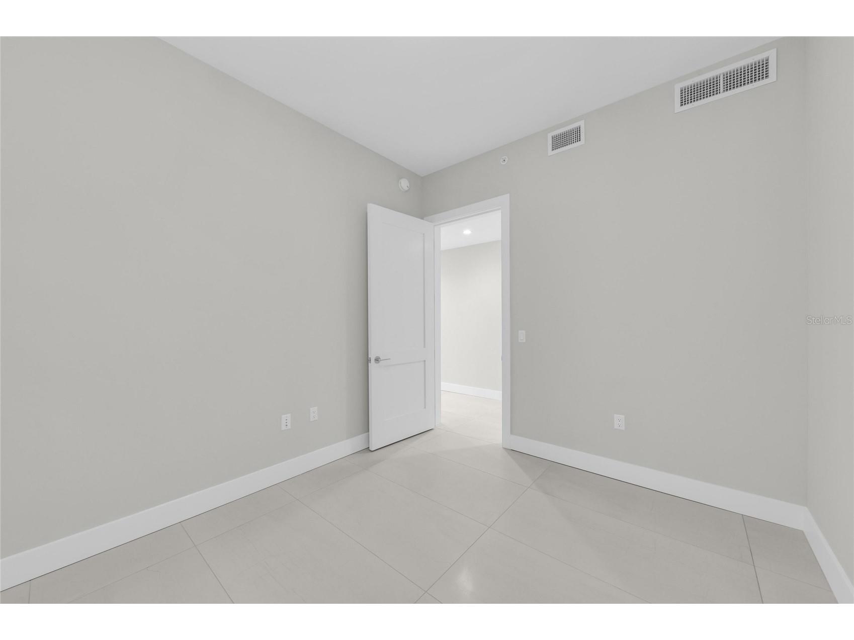 275 1st Avenue S #1904 Saint Petersburg FL 33701 A4687021 image42