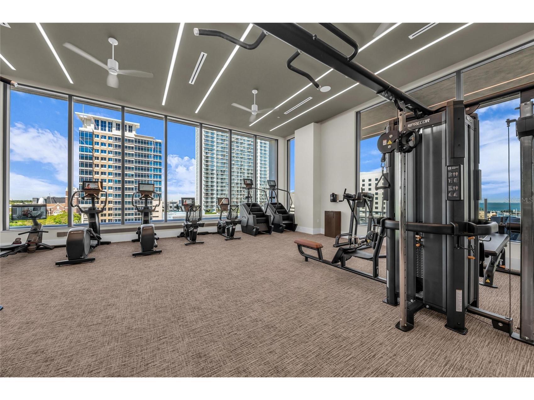 275 1st Avenue S #1904 Saint Petersburg FL 33701 A4687021 image47
