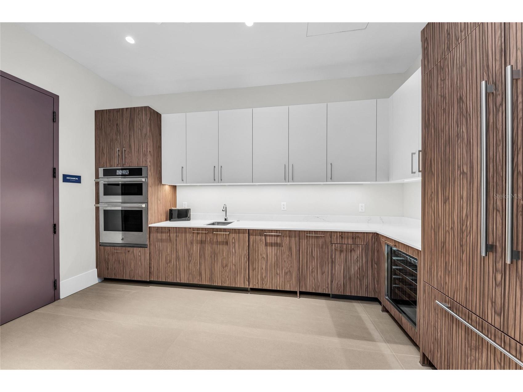275 1st Avenue S #1904 Saint Petersburg FL 33701 A4687021 image56