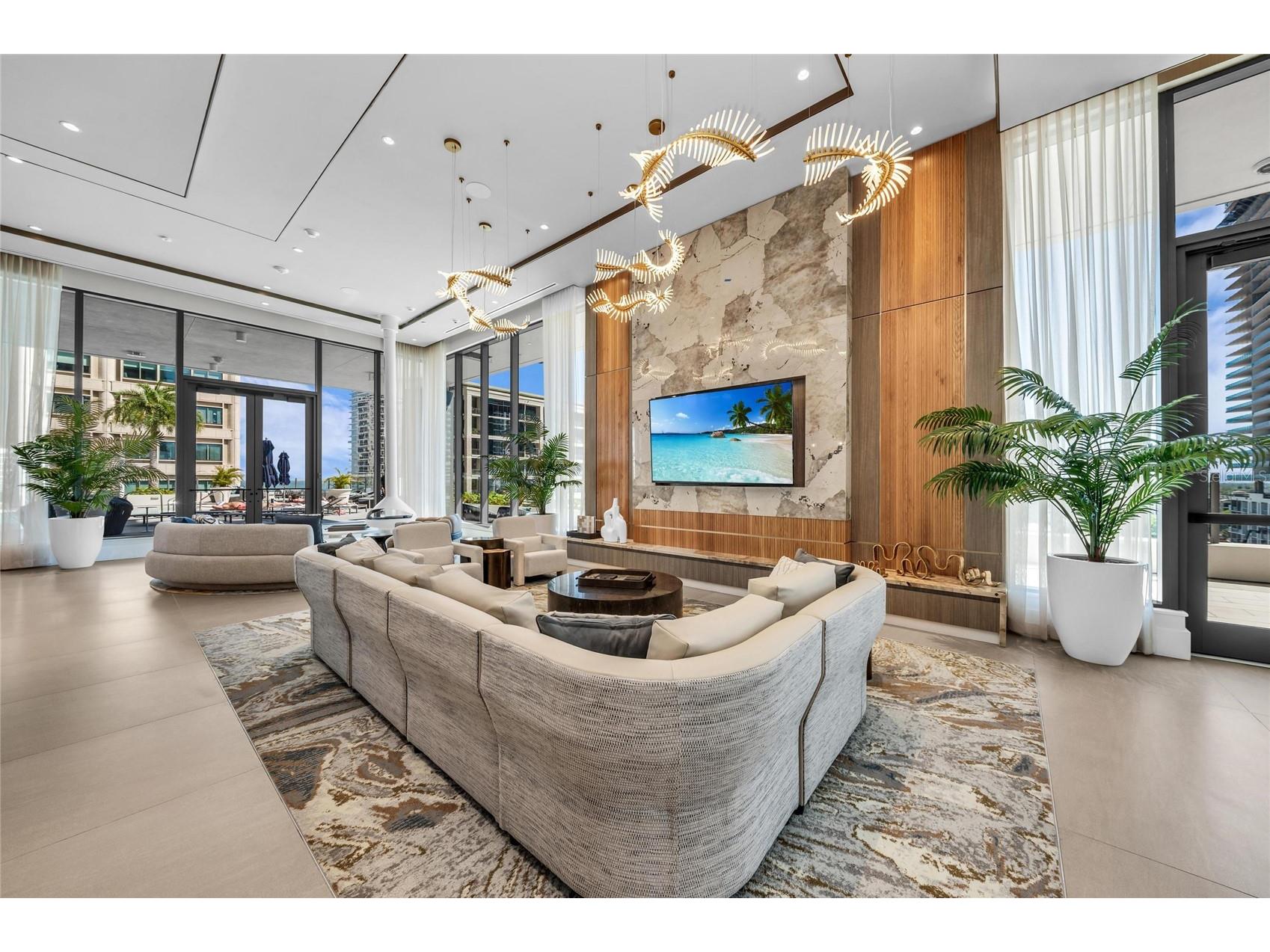 275 1st Avenue S #1904 Saint Petersburg FL 33701 A4687021 image59